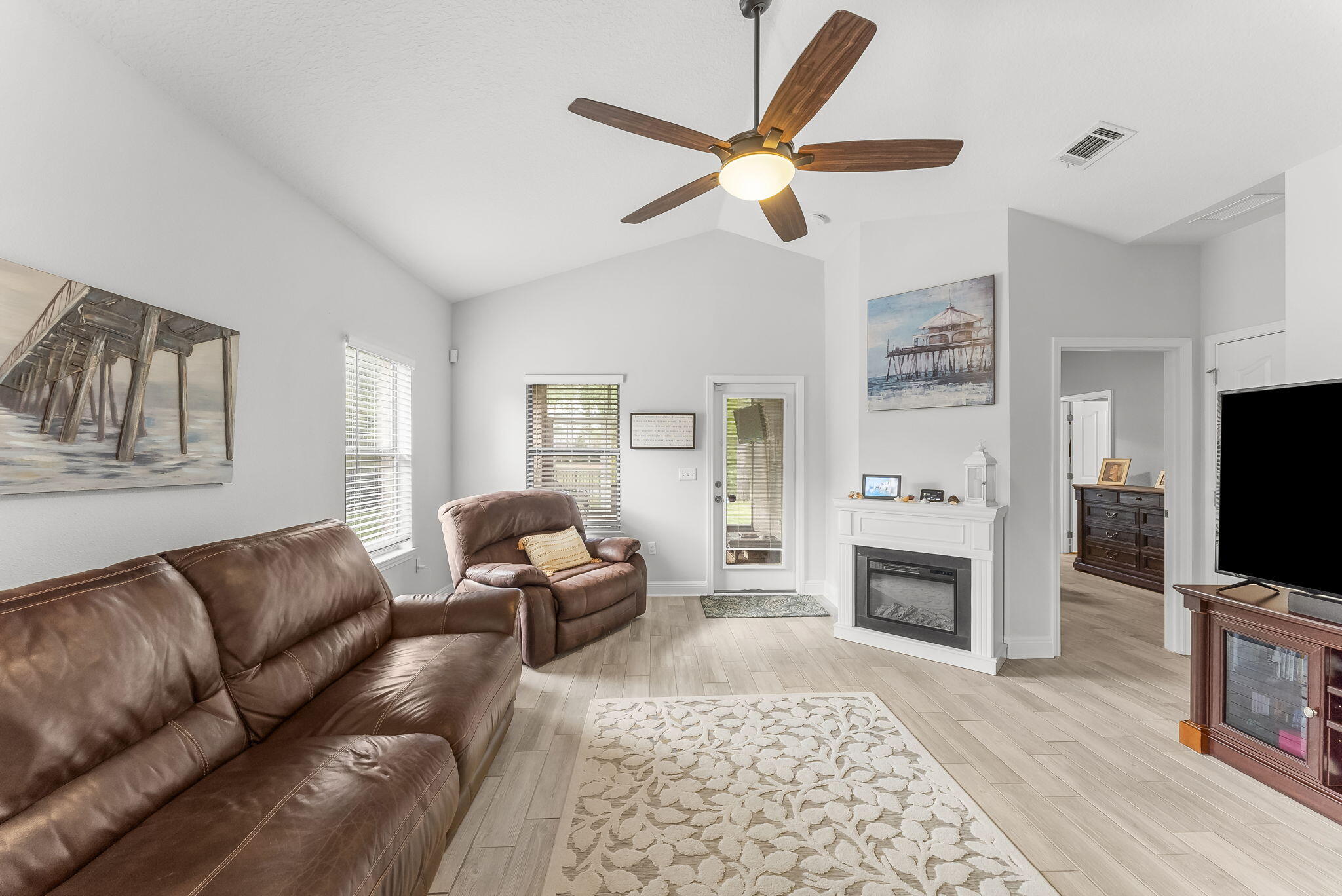 HAMMOCK BAY - Residential Lease