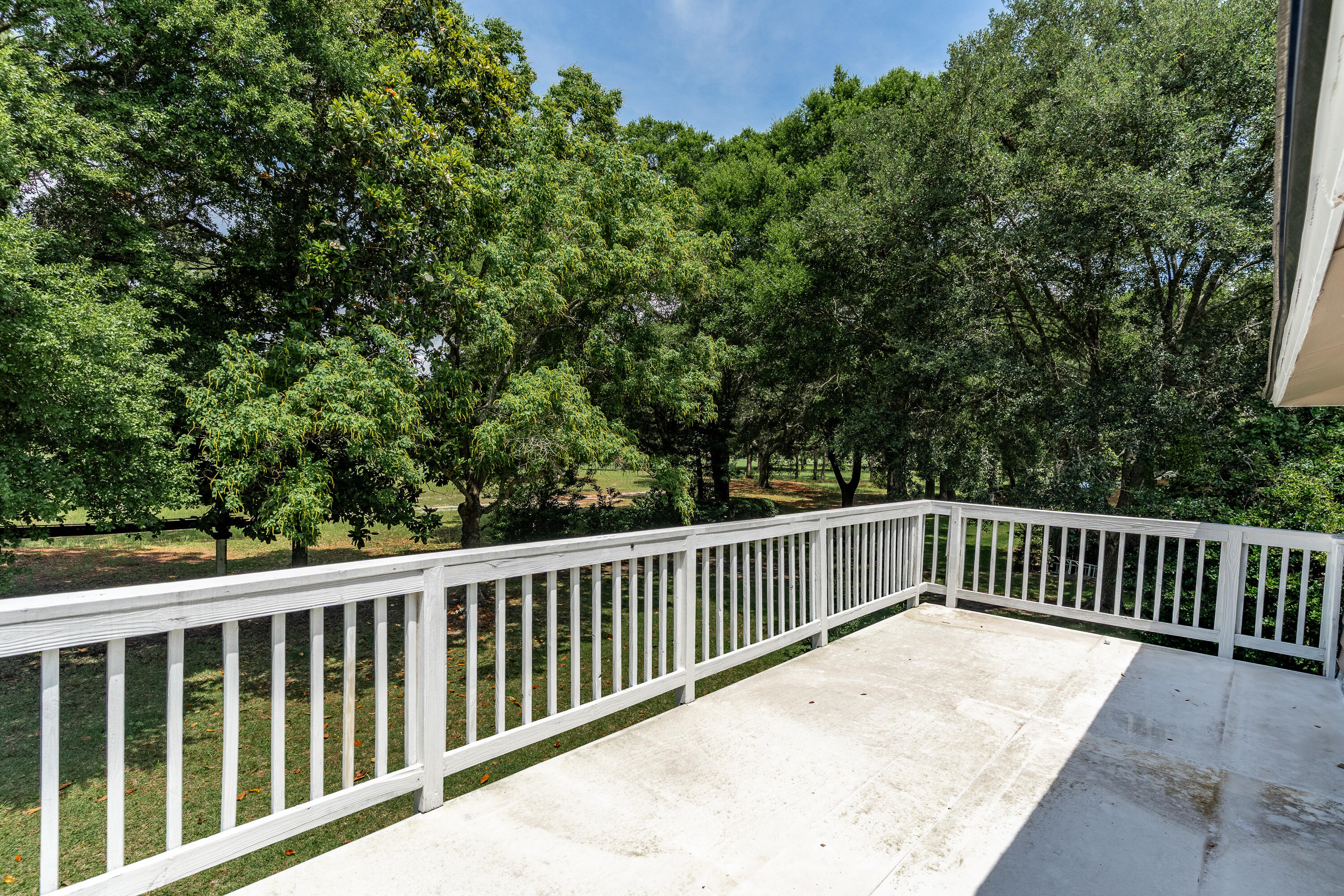 COUNTRY CLUB EST - Residential