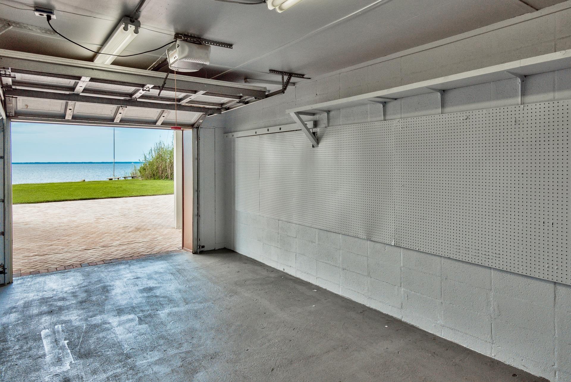 BAYSHORE RESORT UNREC - Residential