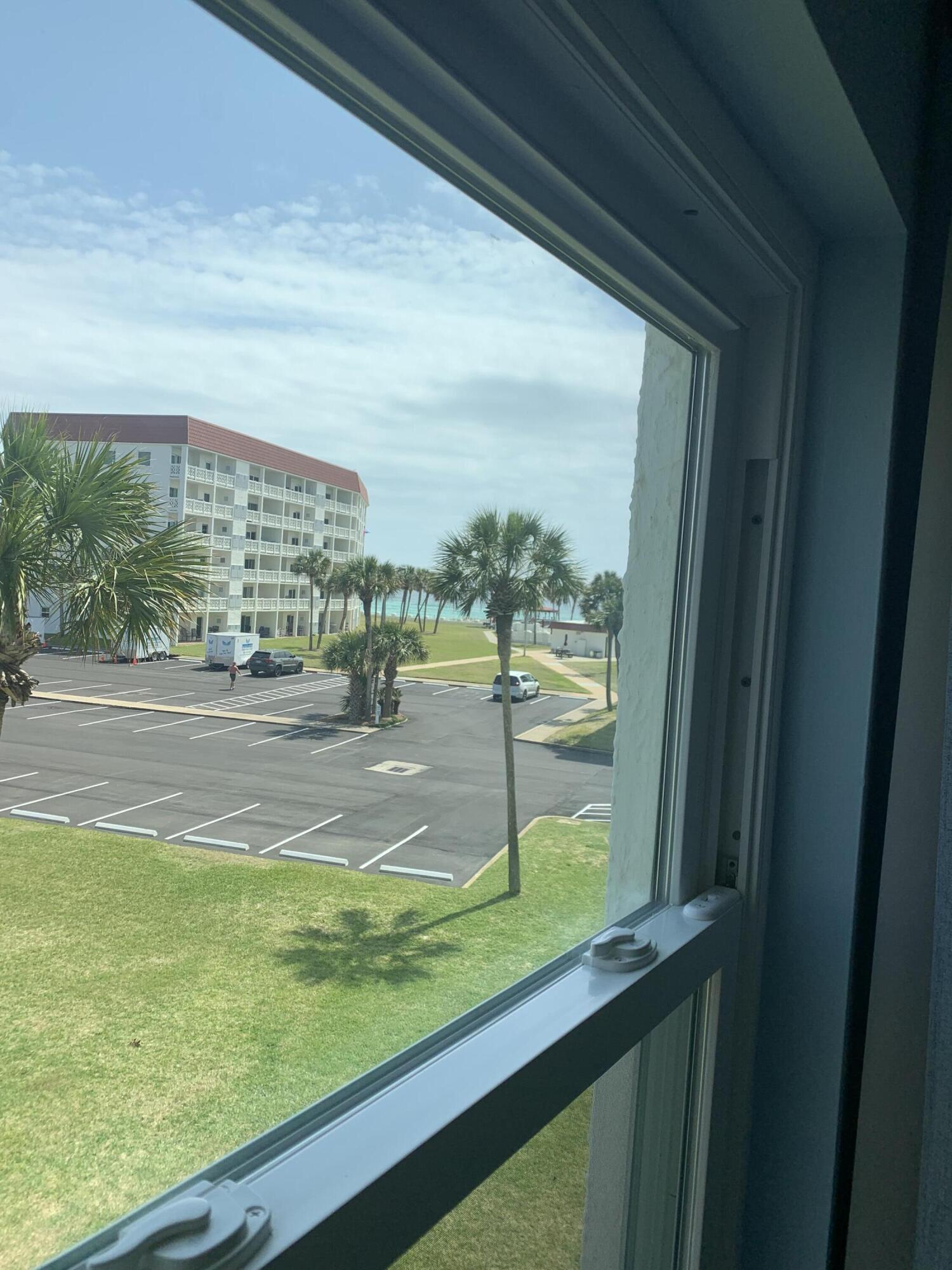 EL MATADOR CONDO - Residential