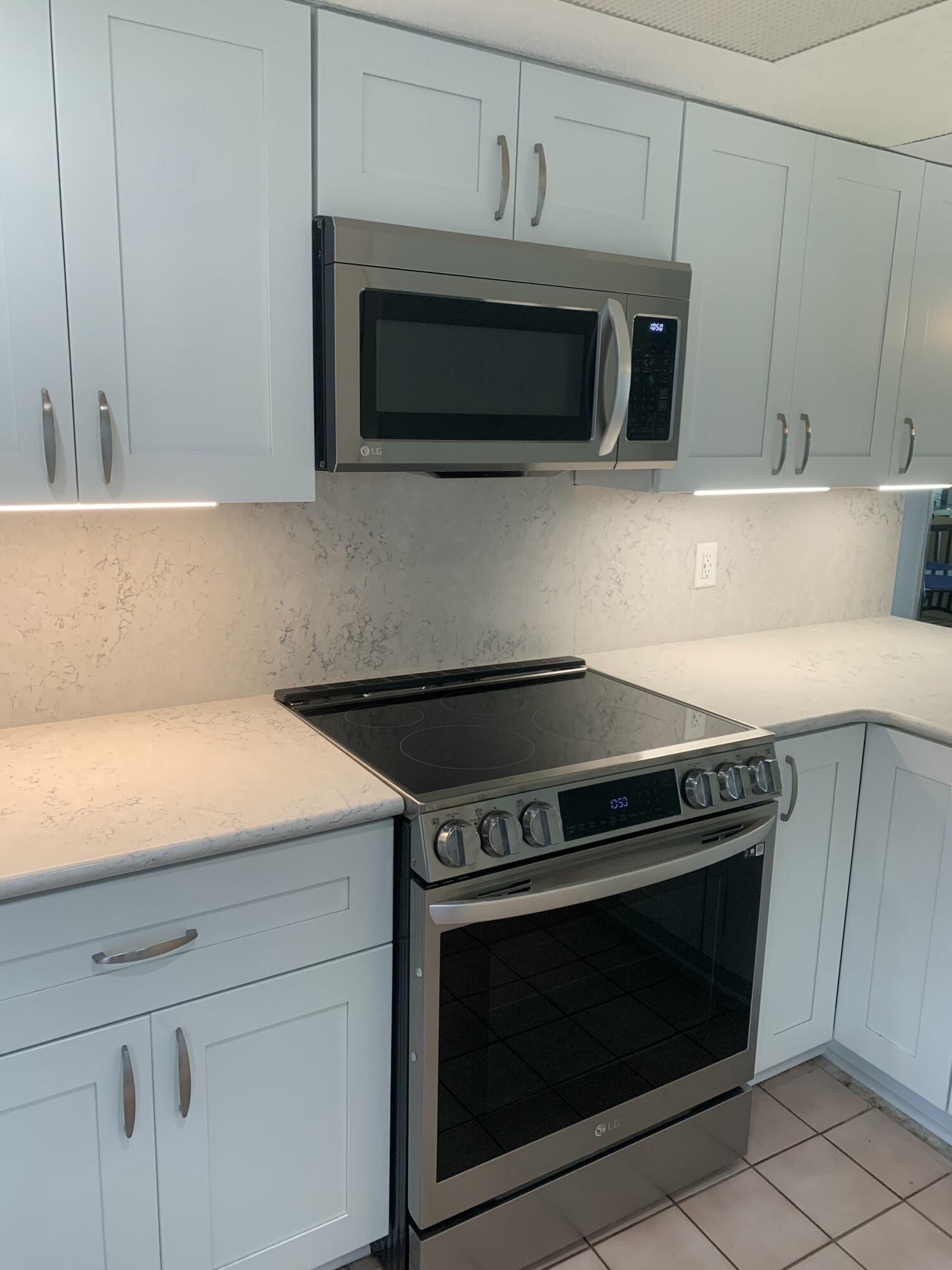EL MATADOR CONDO - Residential
