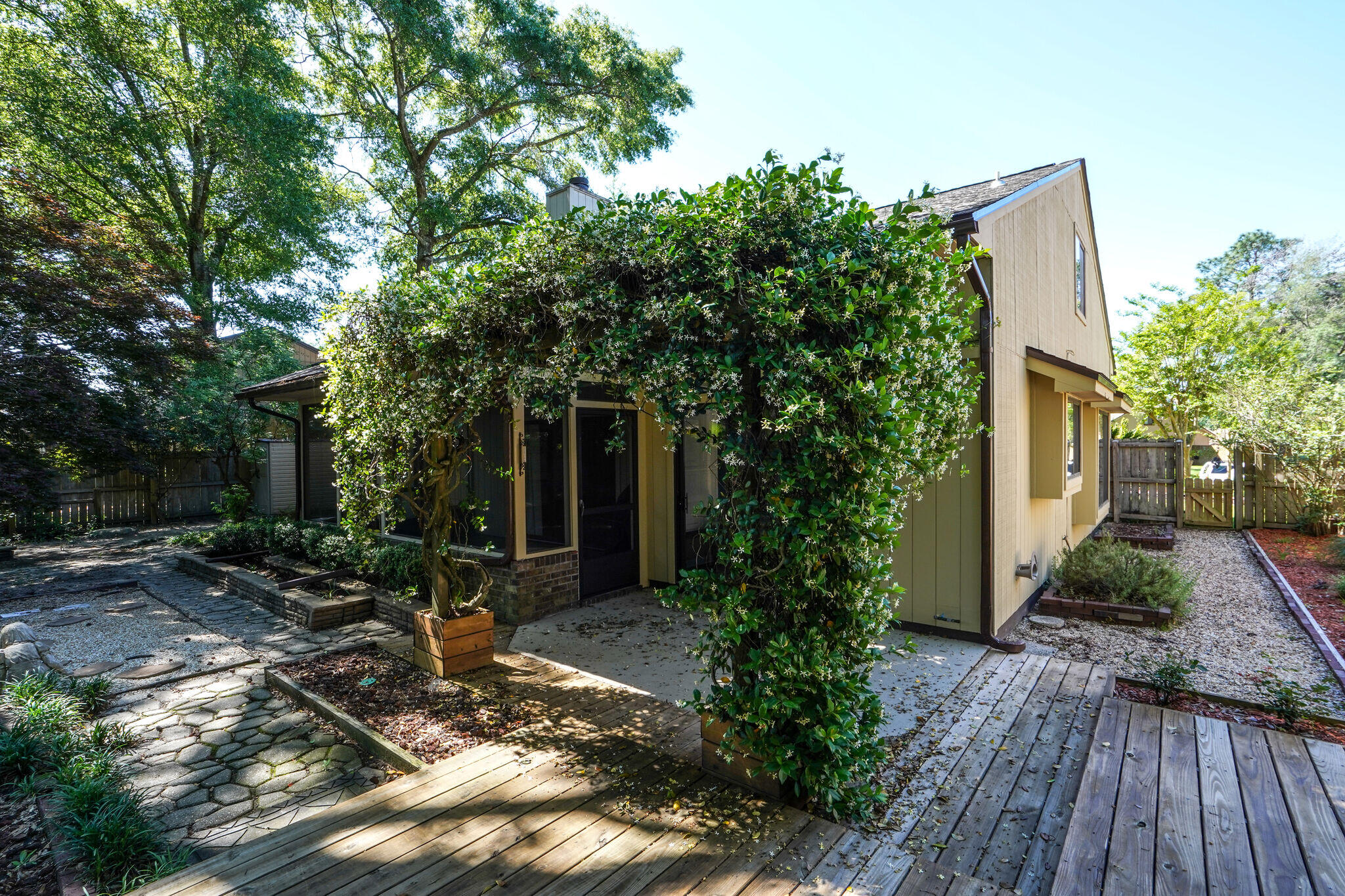 ROCKYWOOD PH 2 - Residential Lease