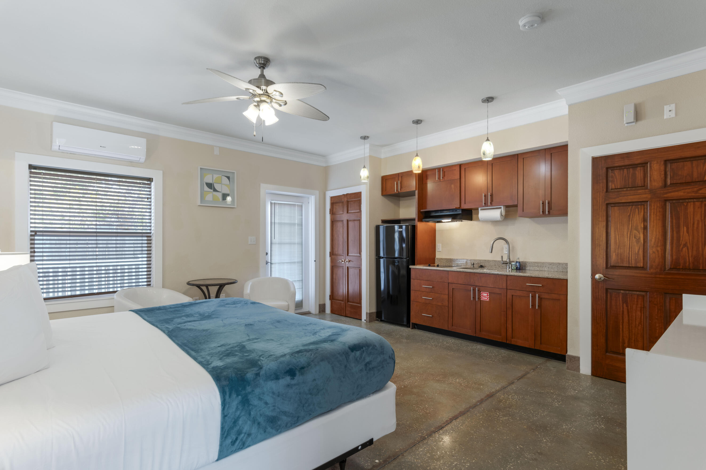 BID-A-WEE S/D - Residential