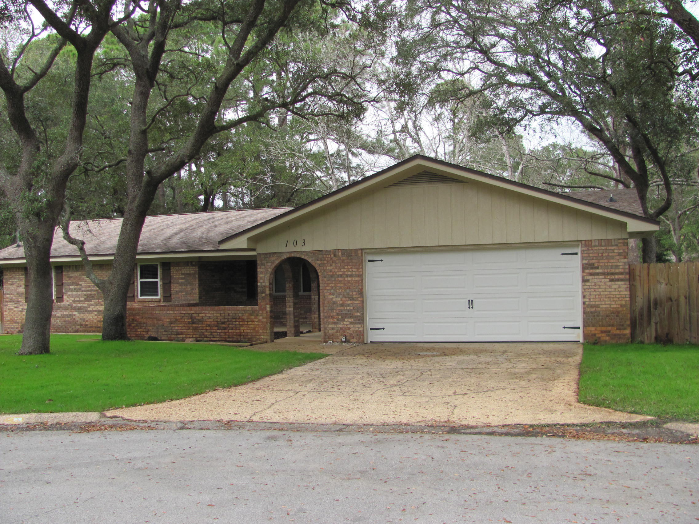 LAKEVIEW ESTATES - Residential