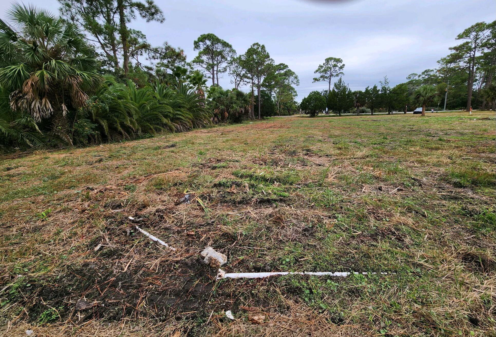 NO RECORDED SUBDIVISION - Land
