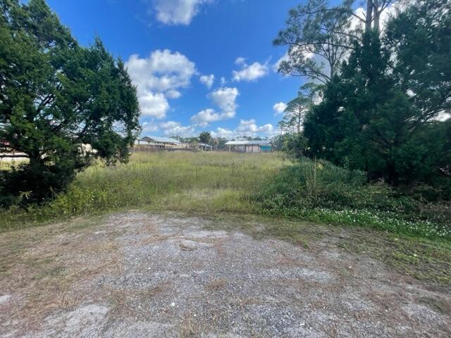 NO RECORDED SUBDIVISION - Land