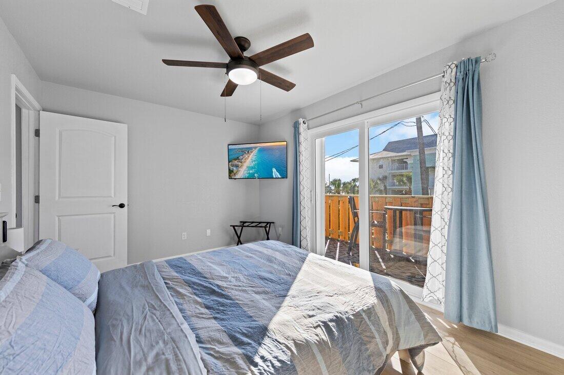 WHISPERING SANDS TOWNHOUSES - Residential