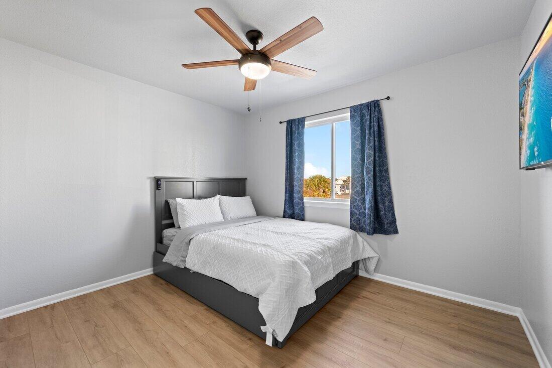 WHISPERING SANDS TOWNHOUSES - Residential