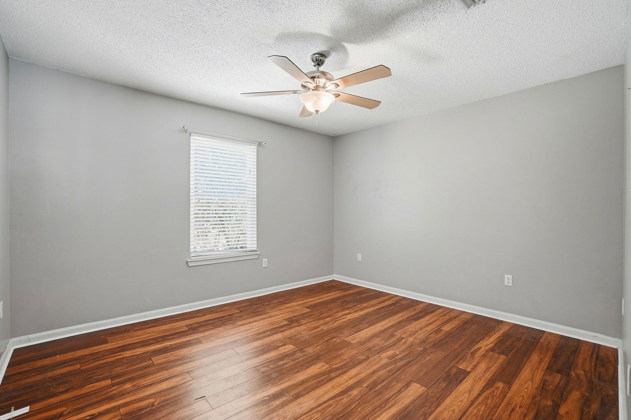 SHALIMAR OAKS - Residential