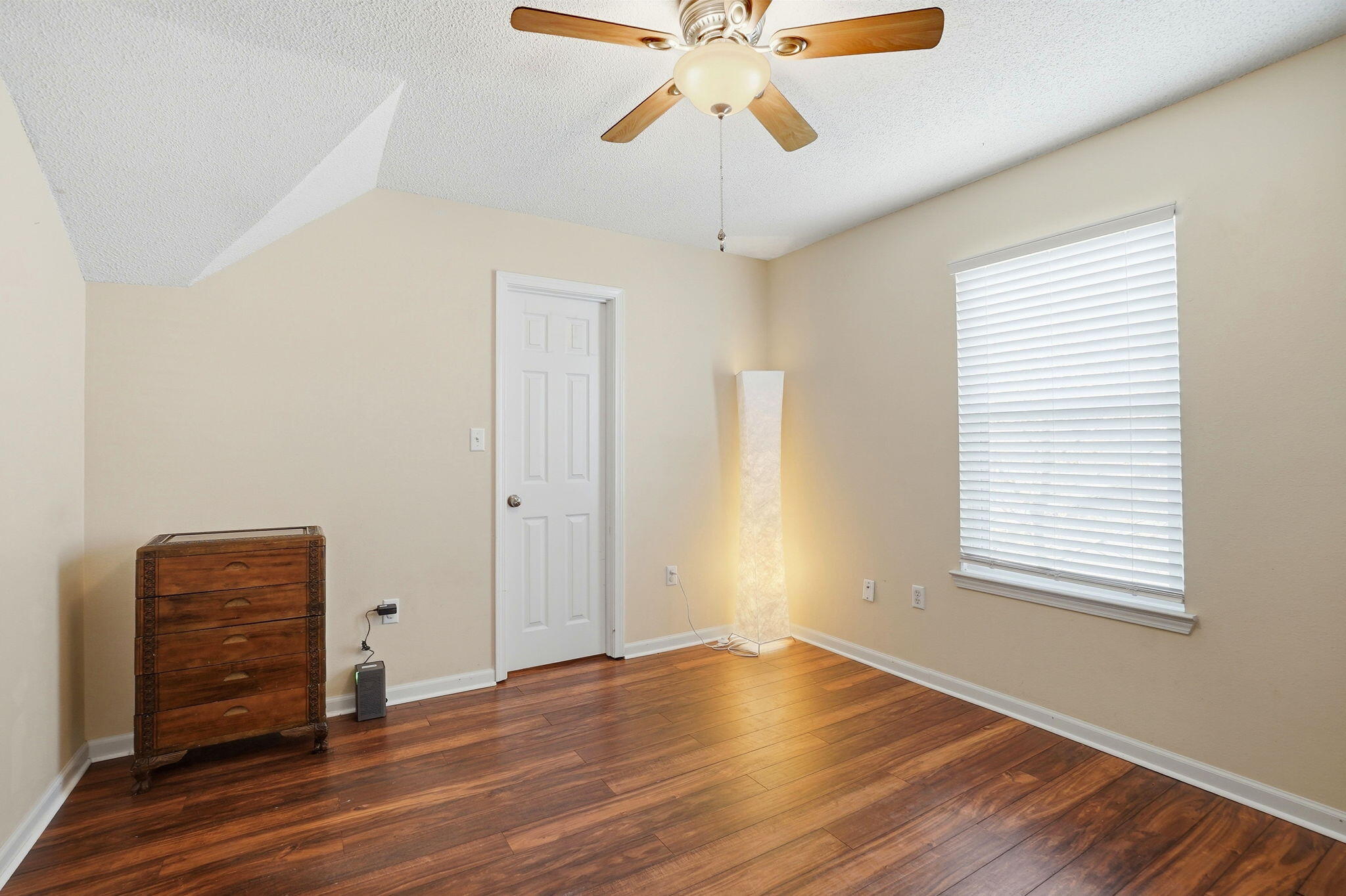 SHALIMAR OAKS - Residential