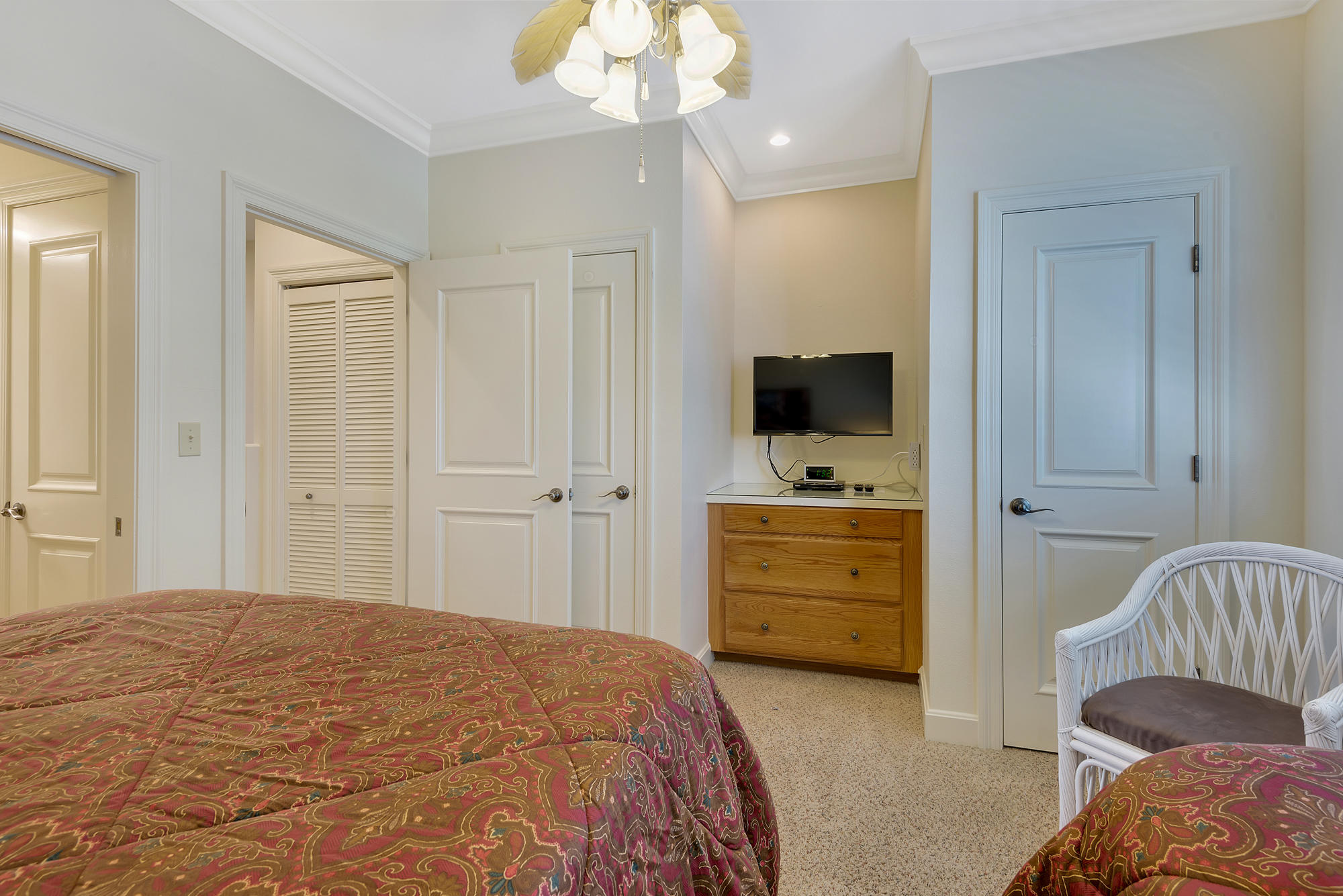 BEACHVIEW CONDOMINIUM - Residential