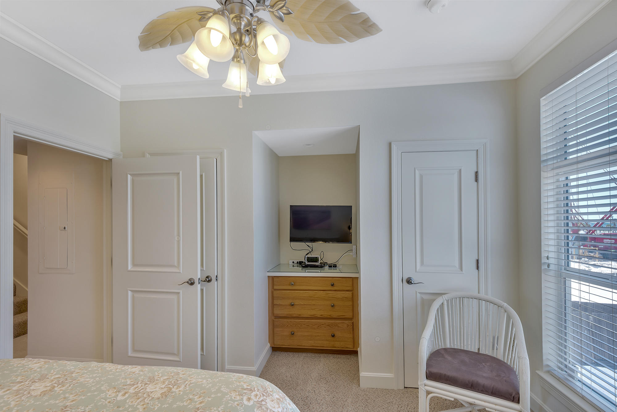 BEACHVIEW CONDOMINIUM - Residential