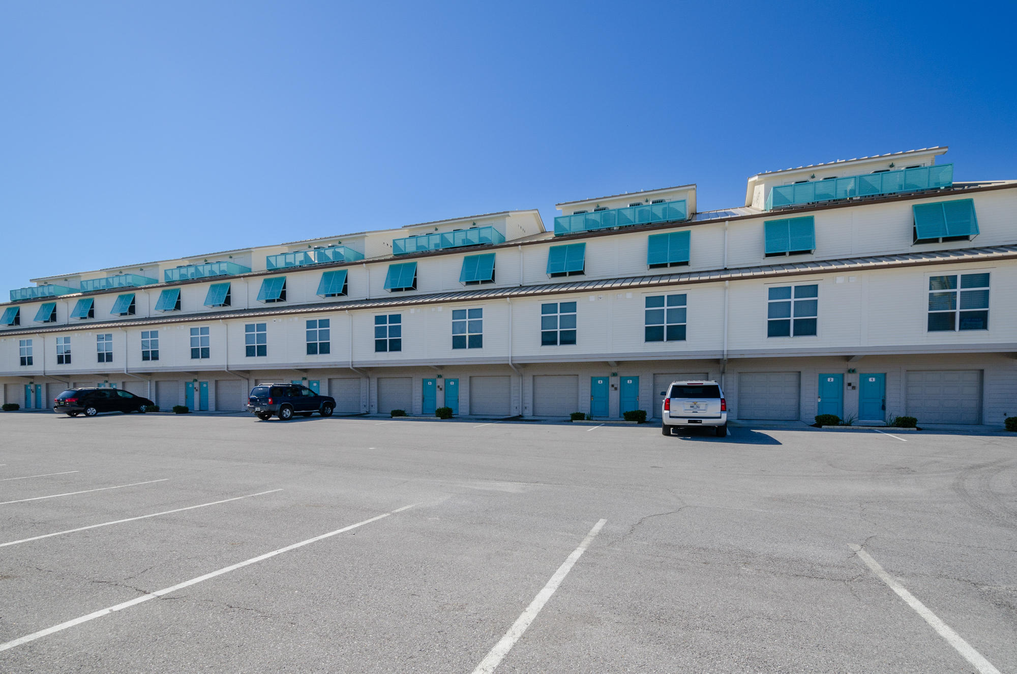 BEACHVIEW CONDOMINIUM - Residential