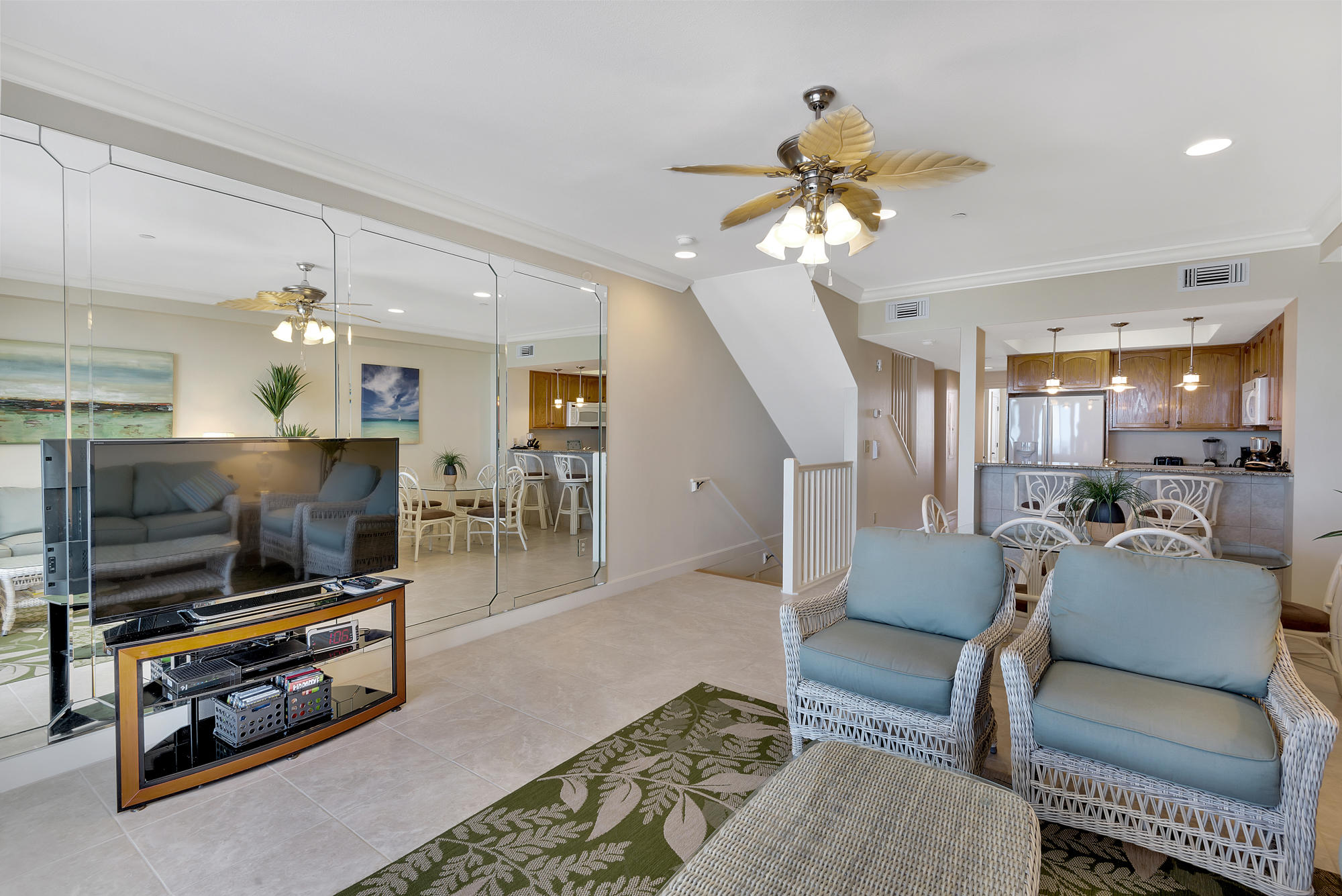 BEACHVIEW CONDOMINIUM - Residential