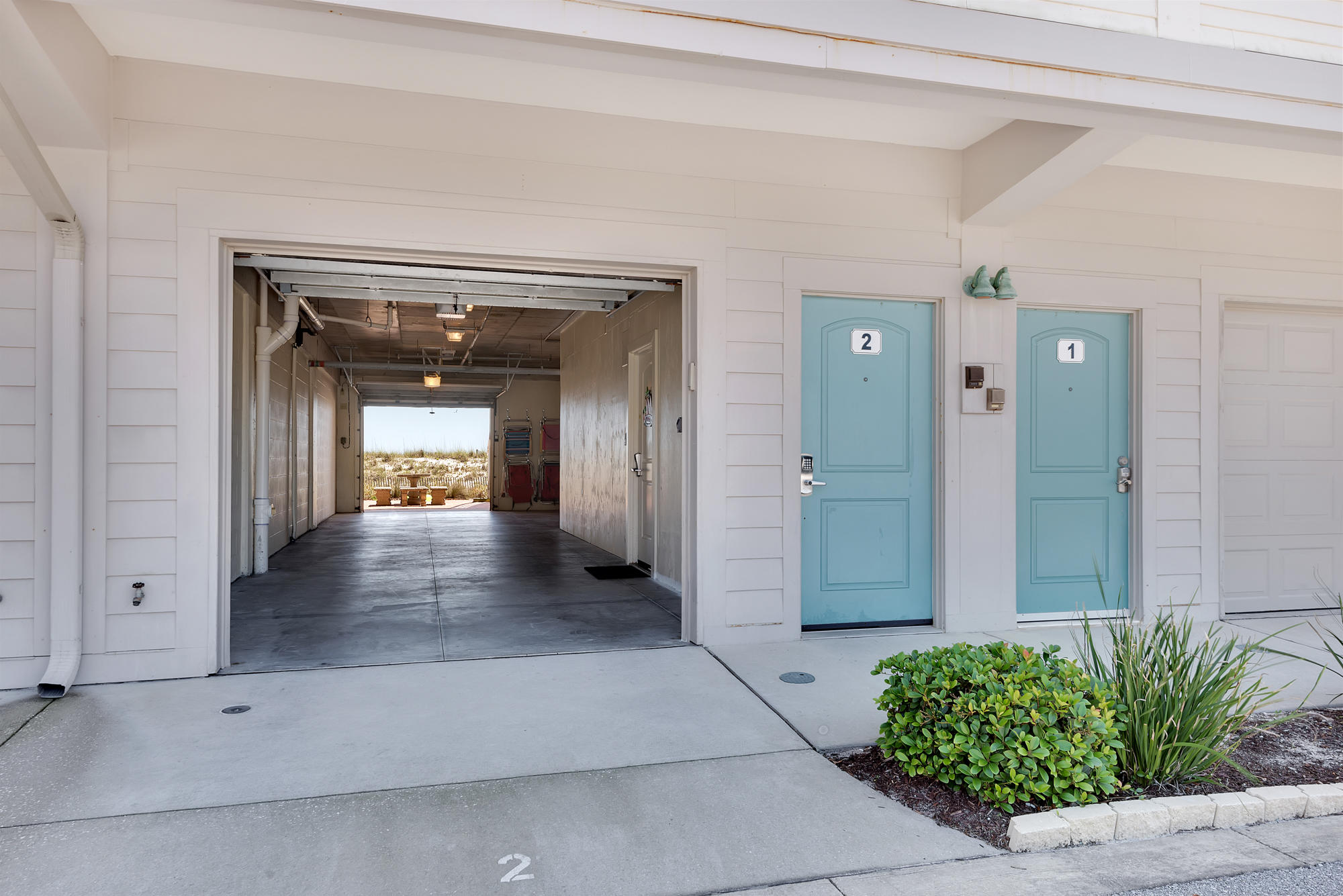 BEACHVIEW CONDOMINIUM - Residential