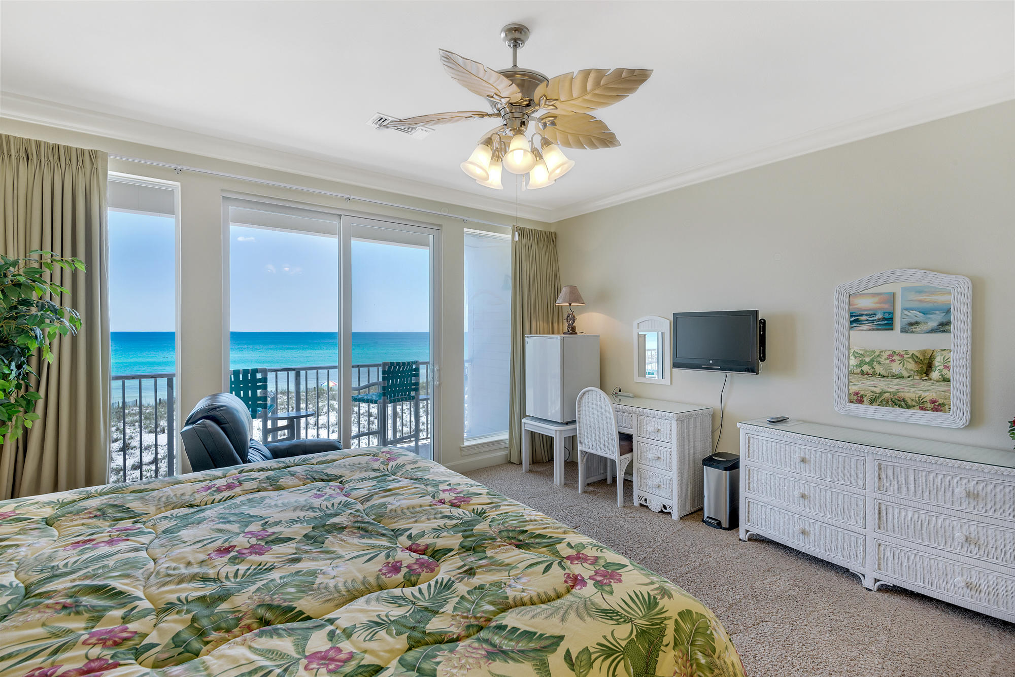 BEACHVIEW CONDOMINIUM - Residential