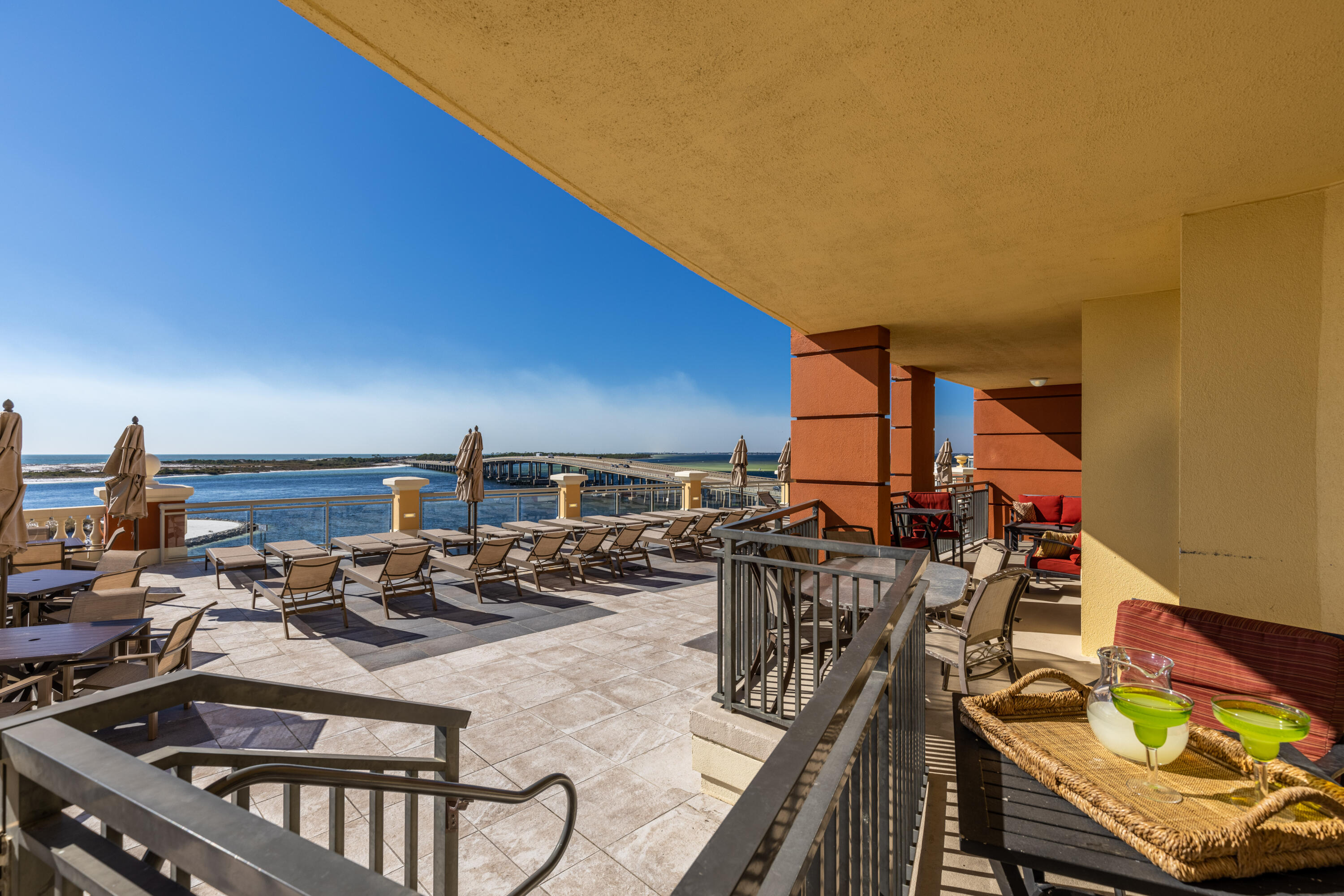 EMERALD GRANDE - Residential