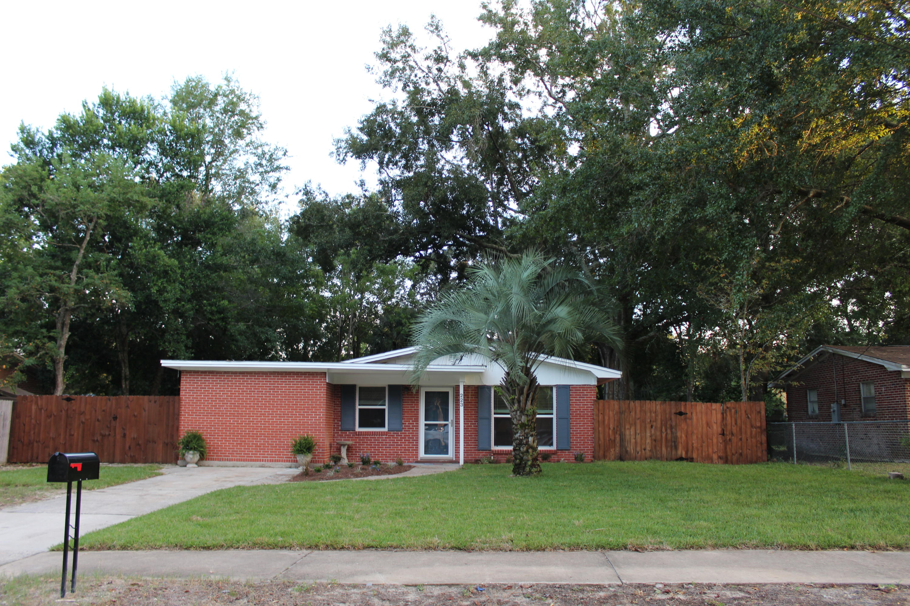 GARNIERS BEACH 6TH - Residential