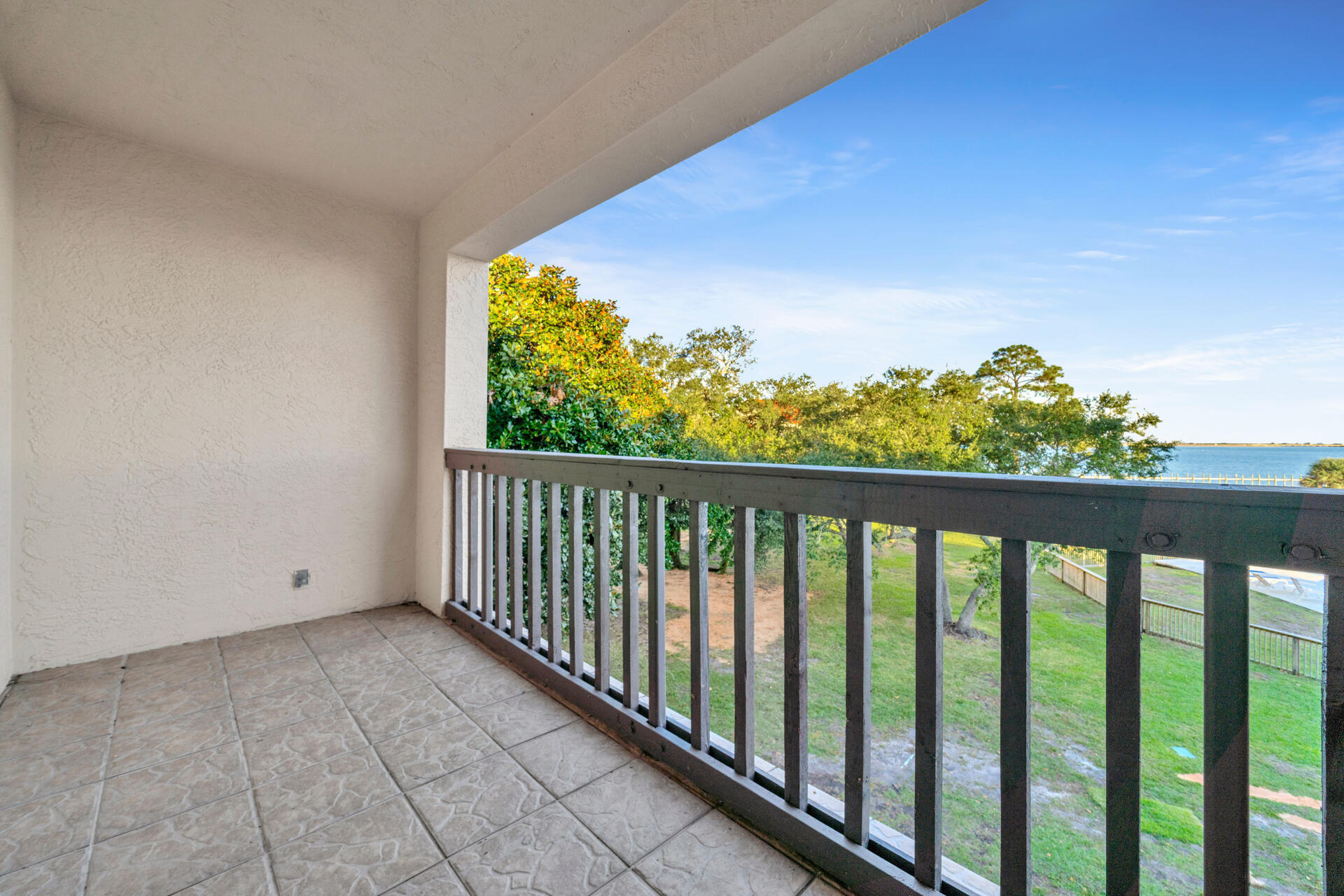 SAFE HARBOUR VILLAGE CONDO - Residential