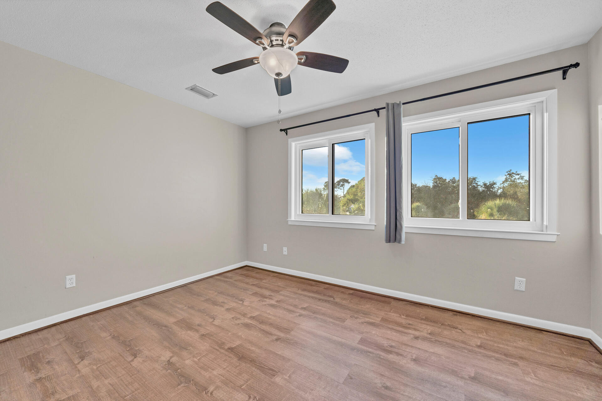 SAFE HARBOUR VILLAGE CONDO - Residential