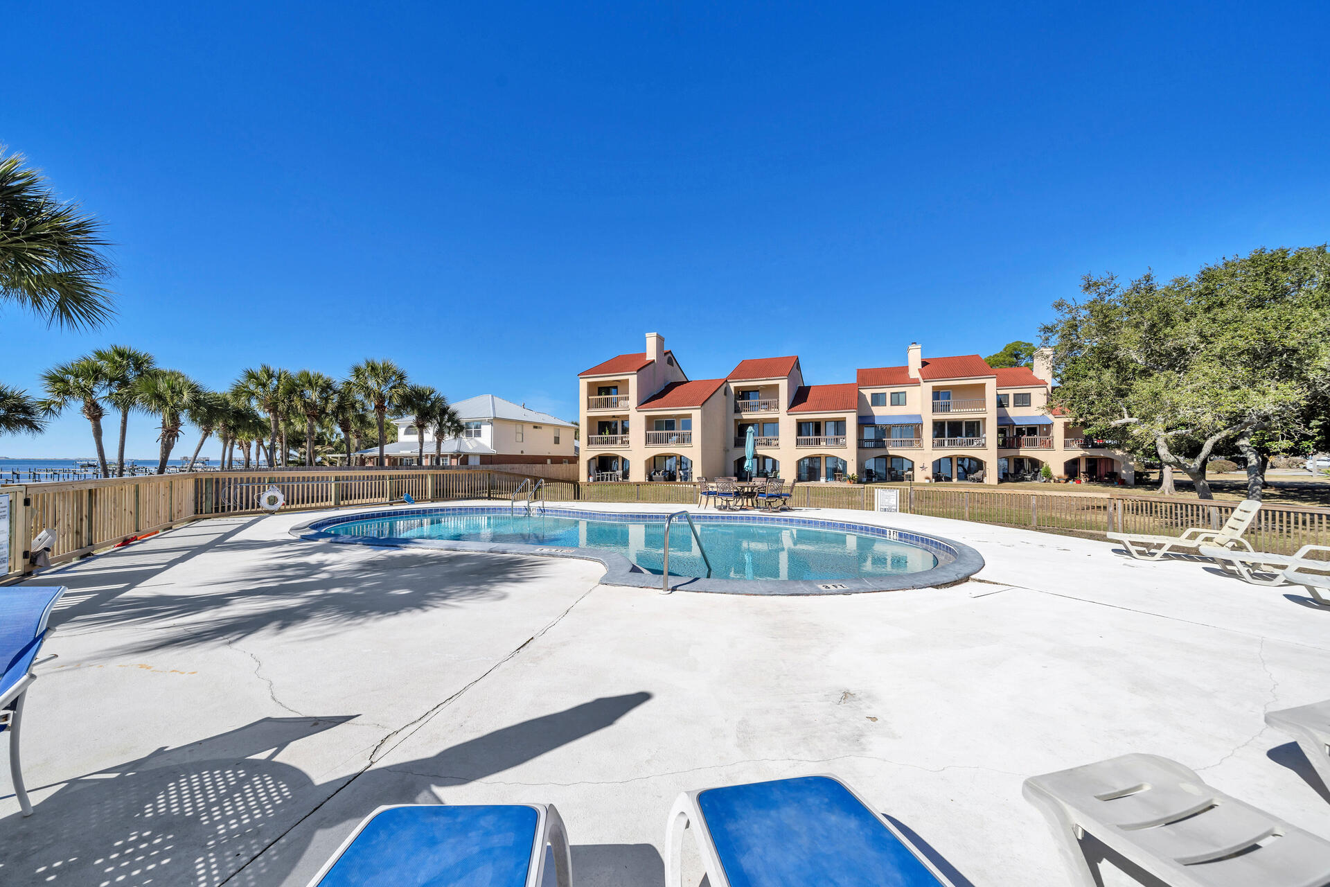 SAFE HARBOUR VILLAGE CONDO - Residential