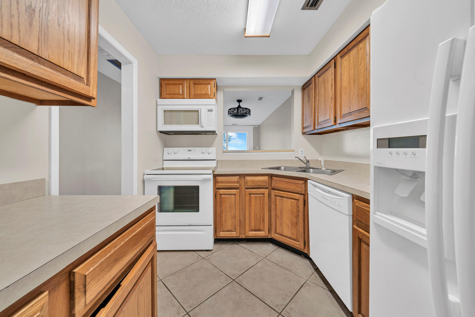 SAFE HARBOUR VILLAGE CONDO - Residential