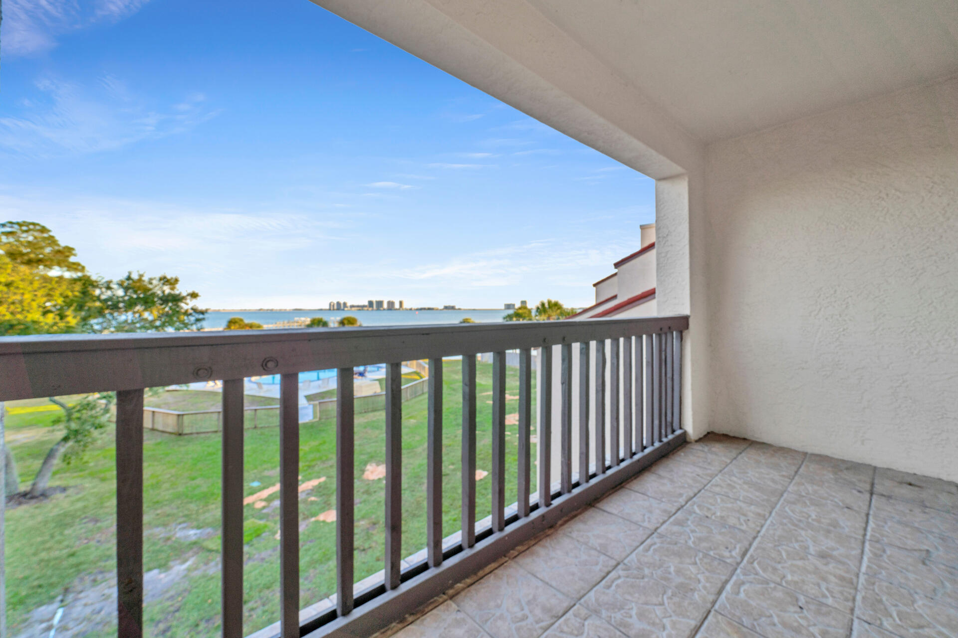 SAFE HARBOUR VILLAGE CONDO - Residential