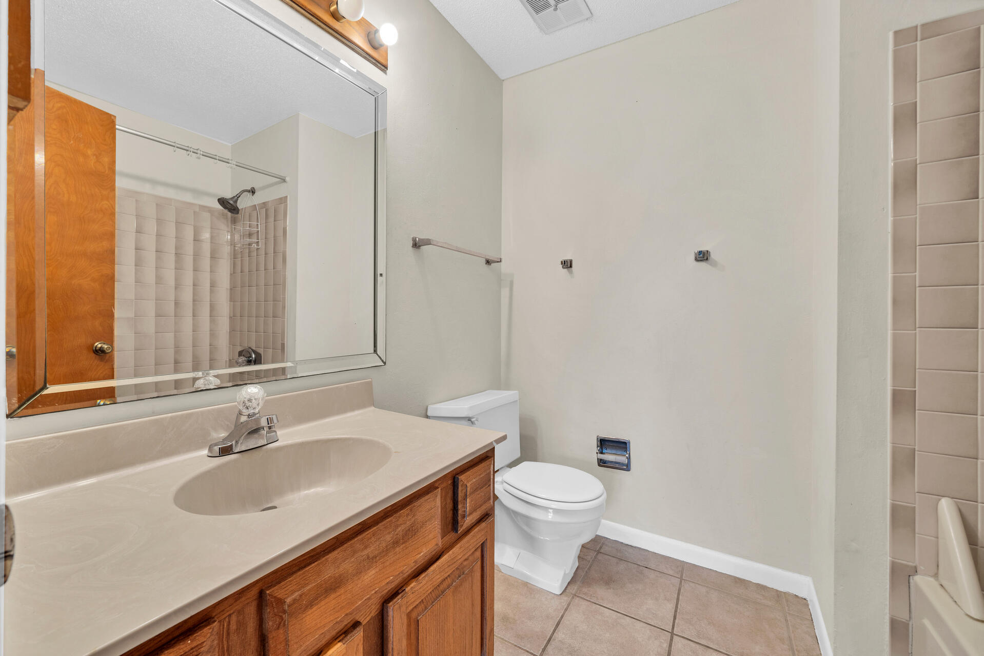 SAFE HARBOUR VILLAGE CONDO - Residential