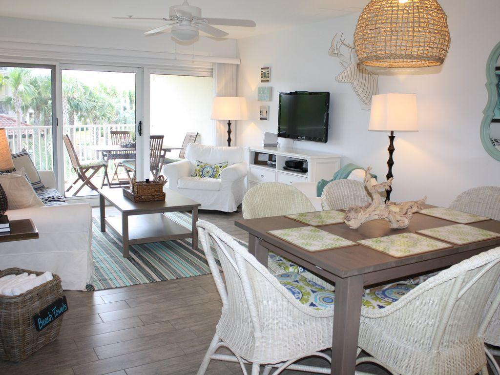 MARAVILLA CONDO 3 - Residential