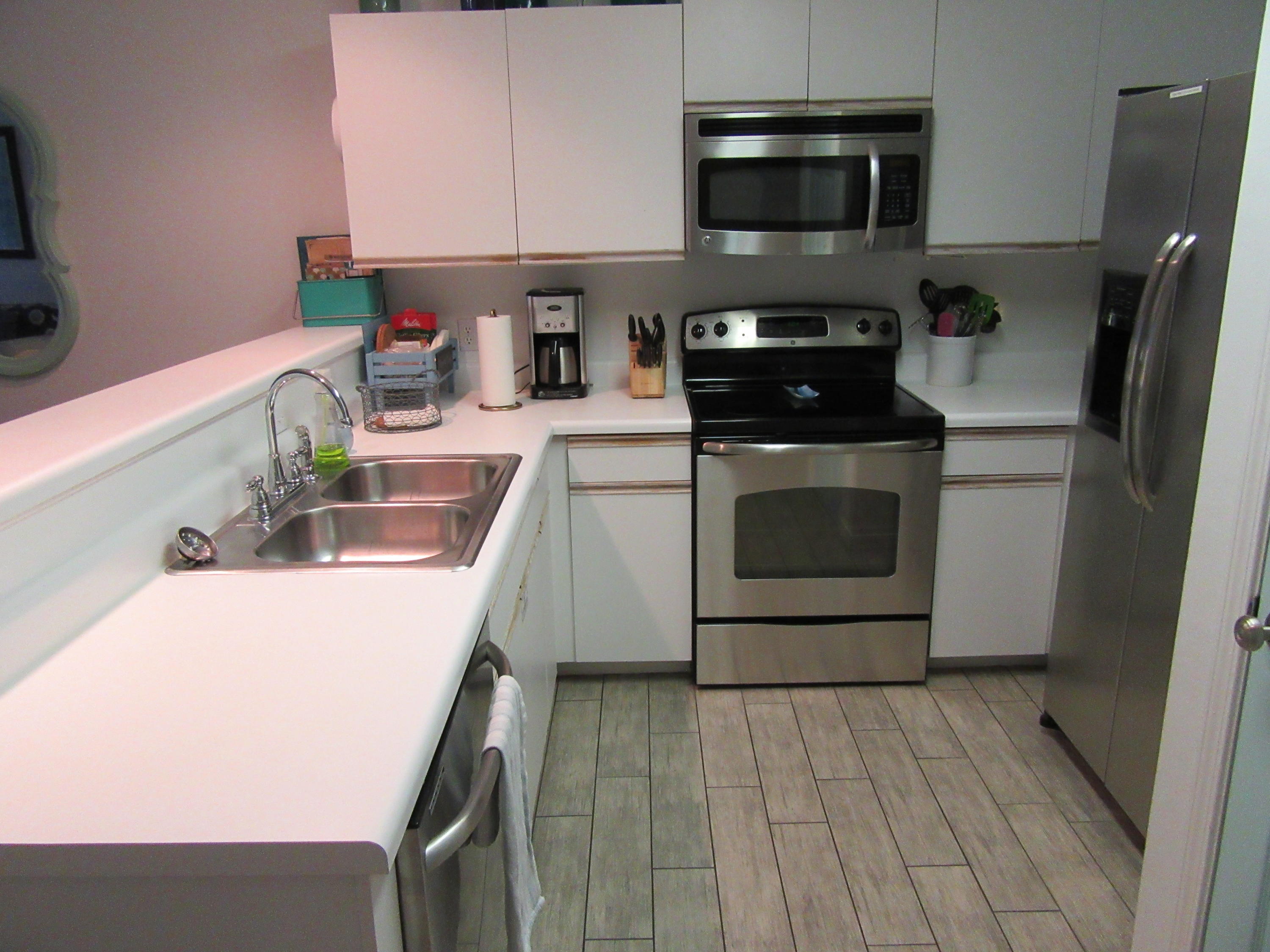 MARAVILLA CONDO 3 - Residential