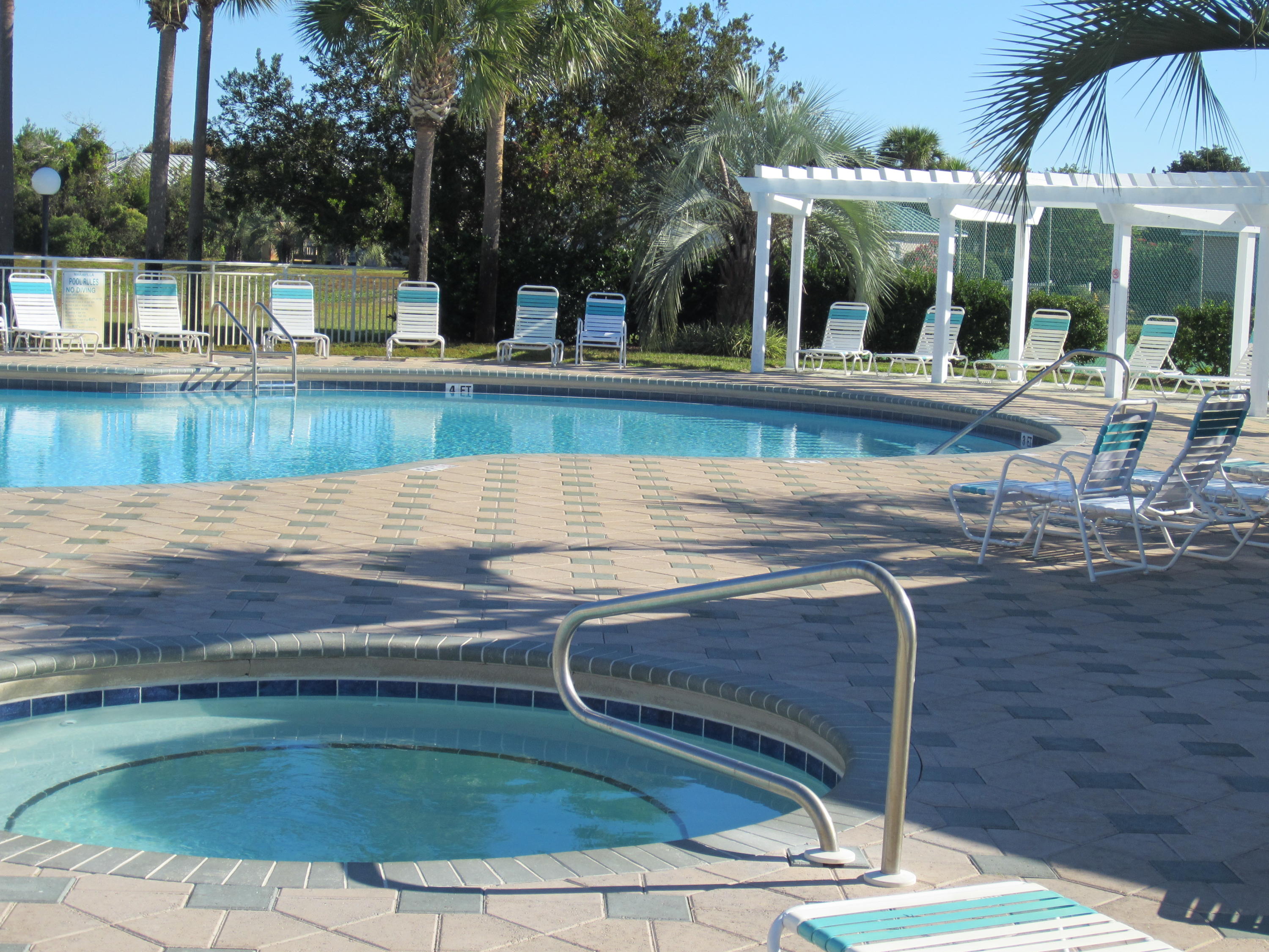 MARAVILLA CONDO 3 - Residential