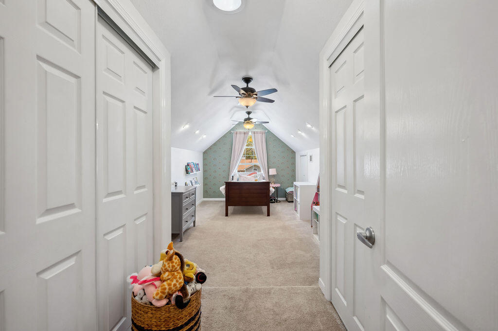 MEADOW WOODS - Residential