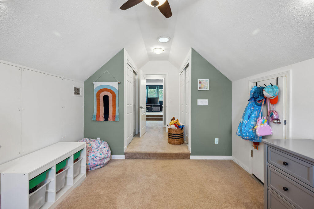 MEADOW WOODS - Residential