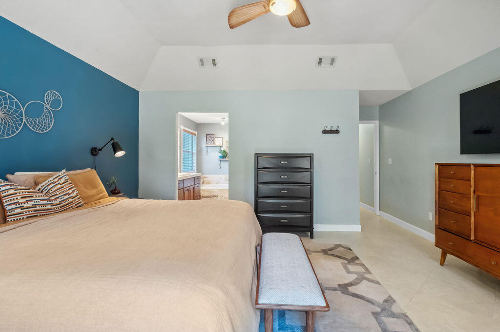 MEADOW WOODS - Residential