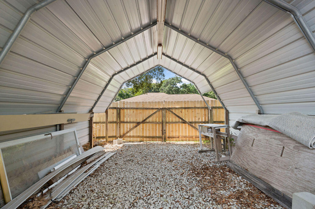 MEADOW WOODS - Residential