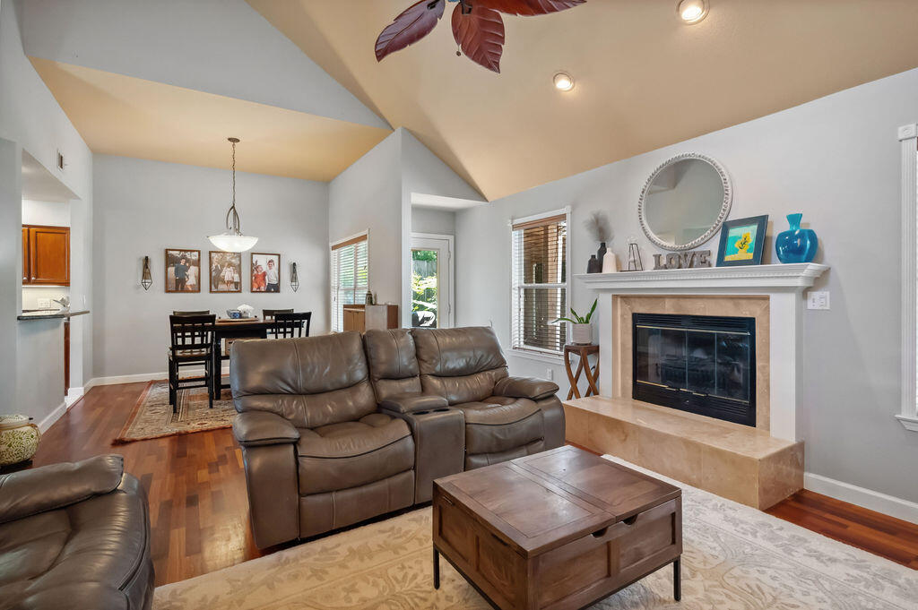 MEADOW WOODS - Residential