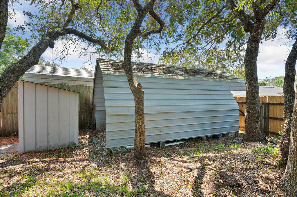 MEADOW WOODS - Residential