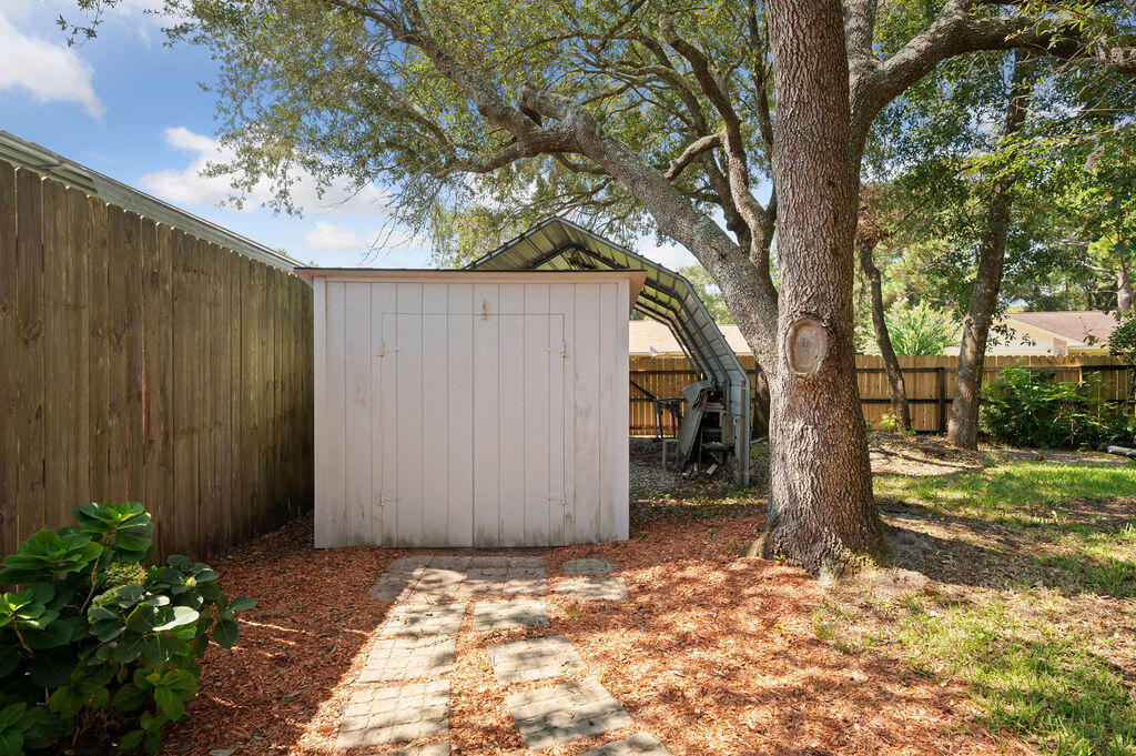 MEADOW WOODS - Residential