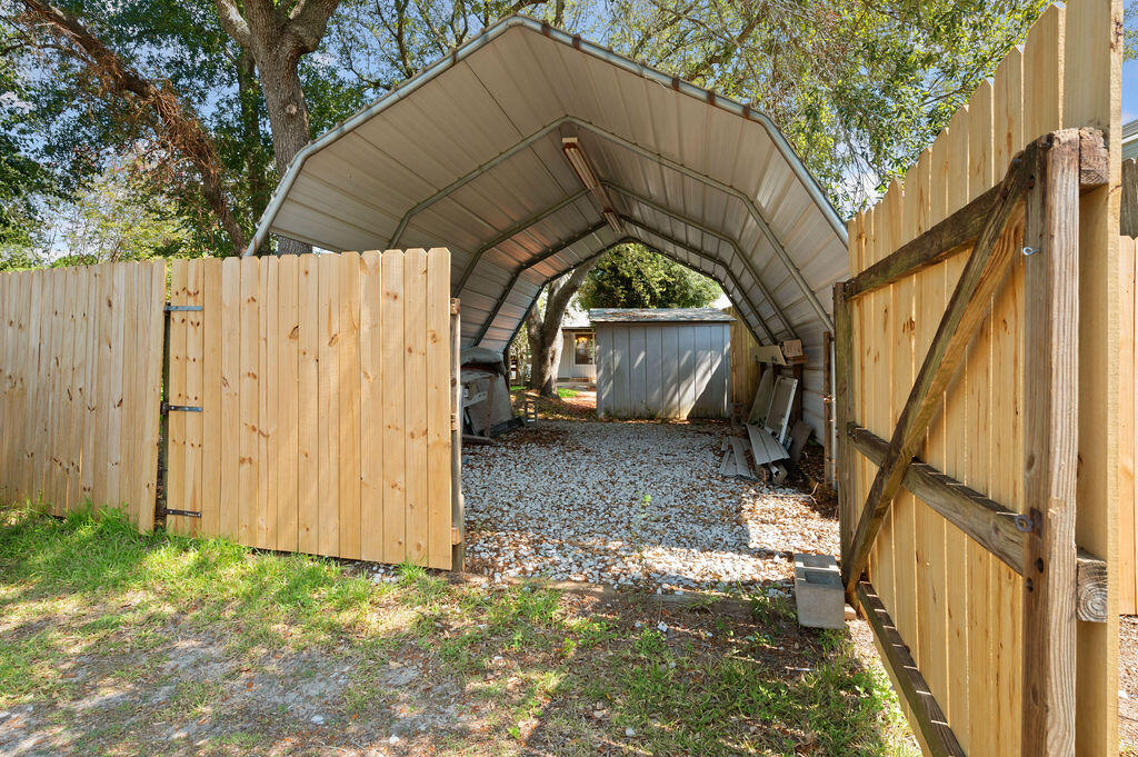 MEADOW WOODS - Residential