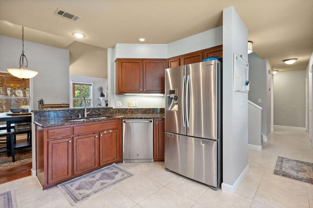 MEADOW WOODS - Residential