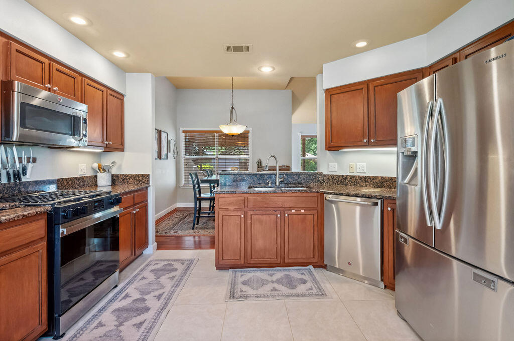 MEADOW WOODS - Residential