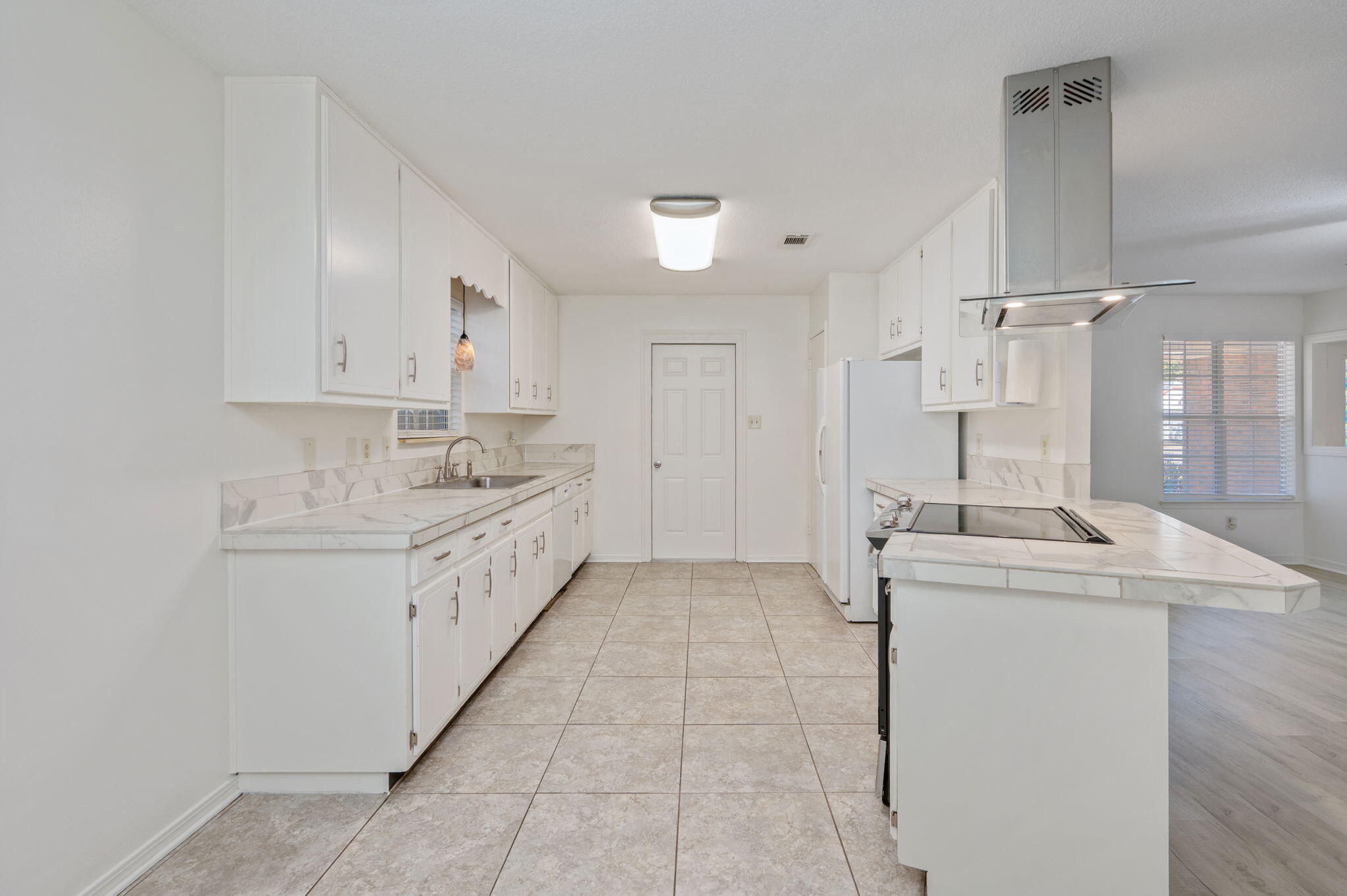 SUMMER TREE - Residential