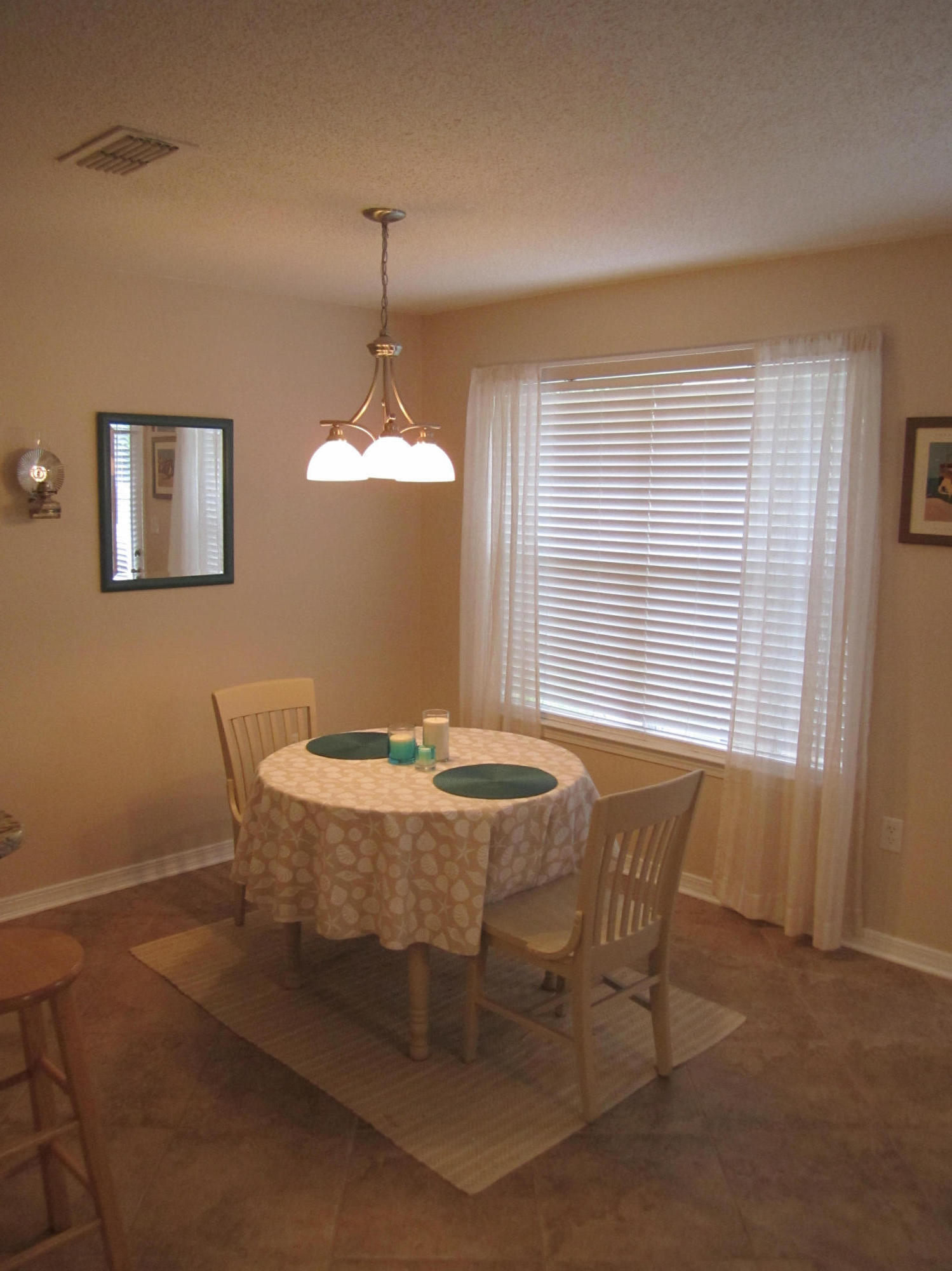 PARADISE RETREAT - Residential