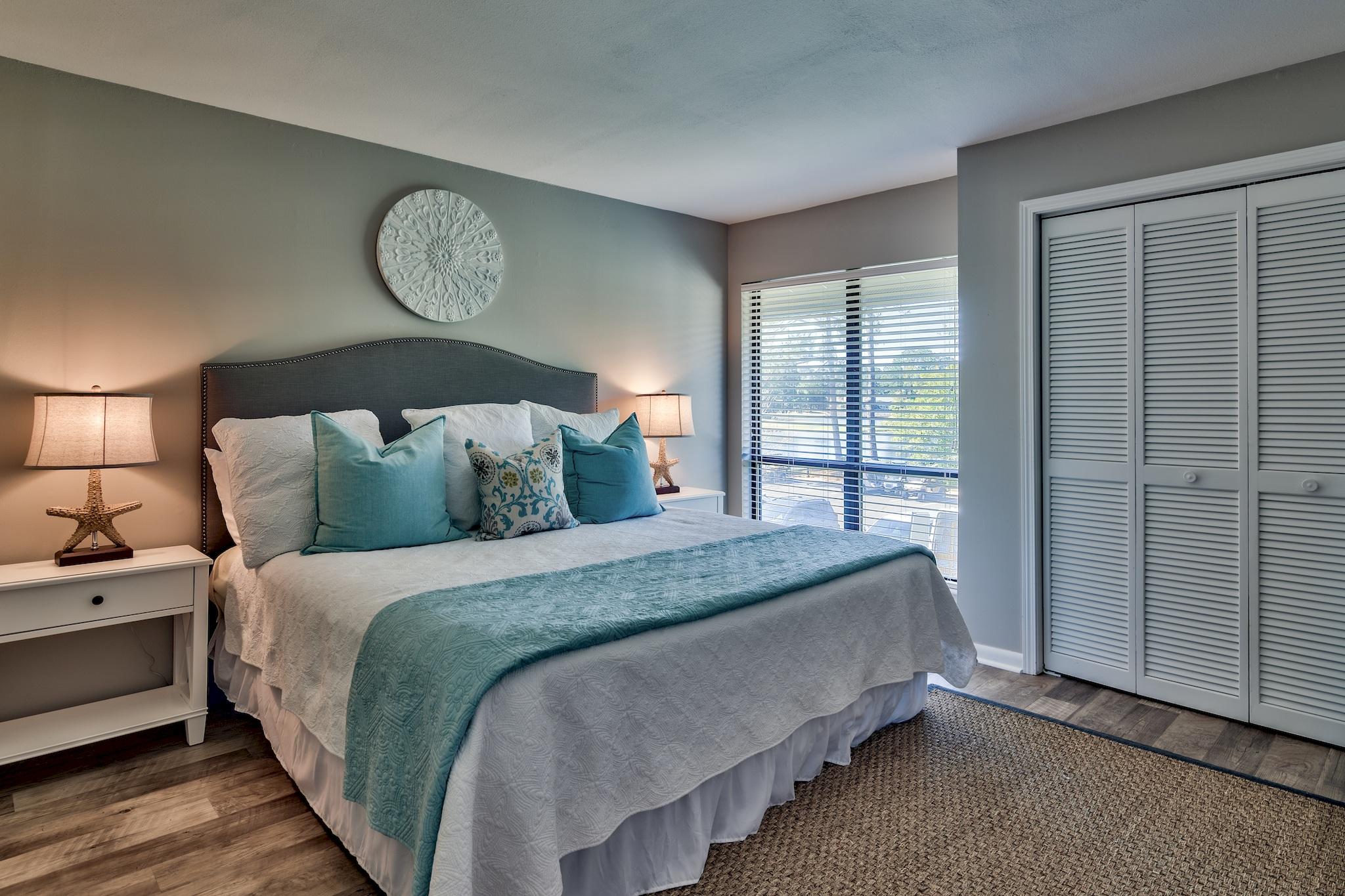 HARBOUR POINT CONDO - Residential