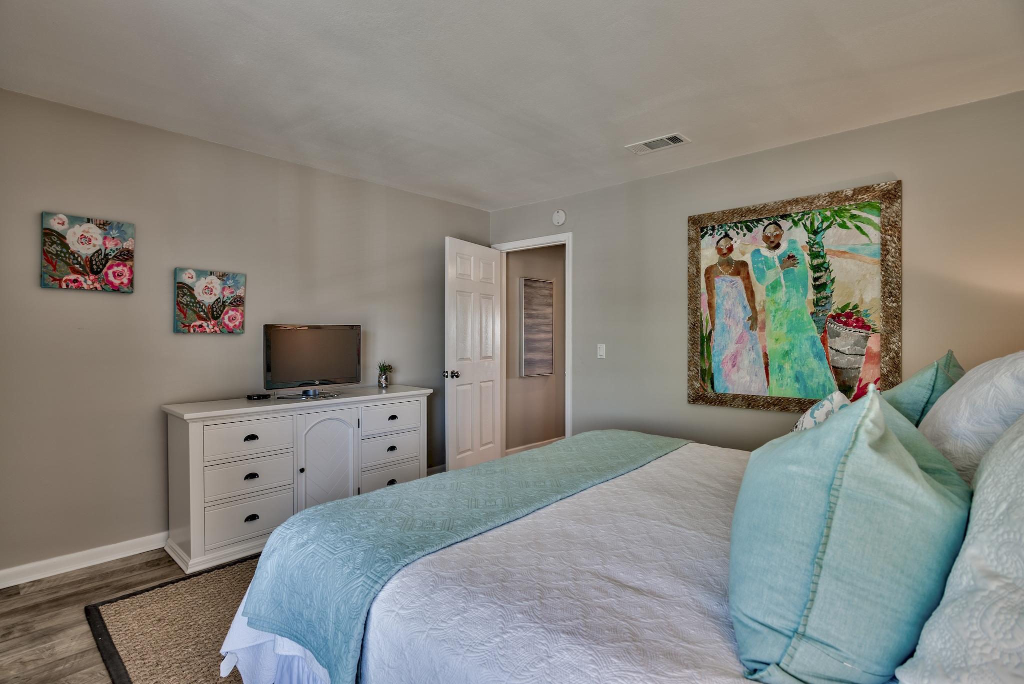 HARBOUR POINT CONDO - Residential