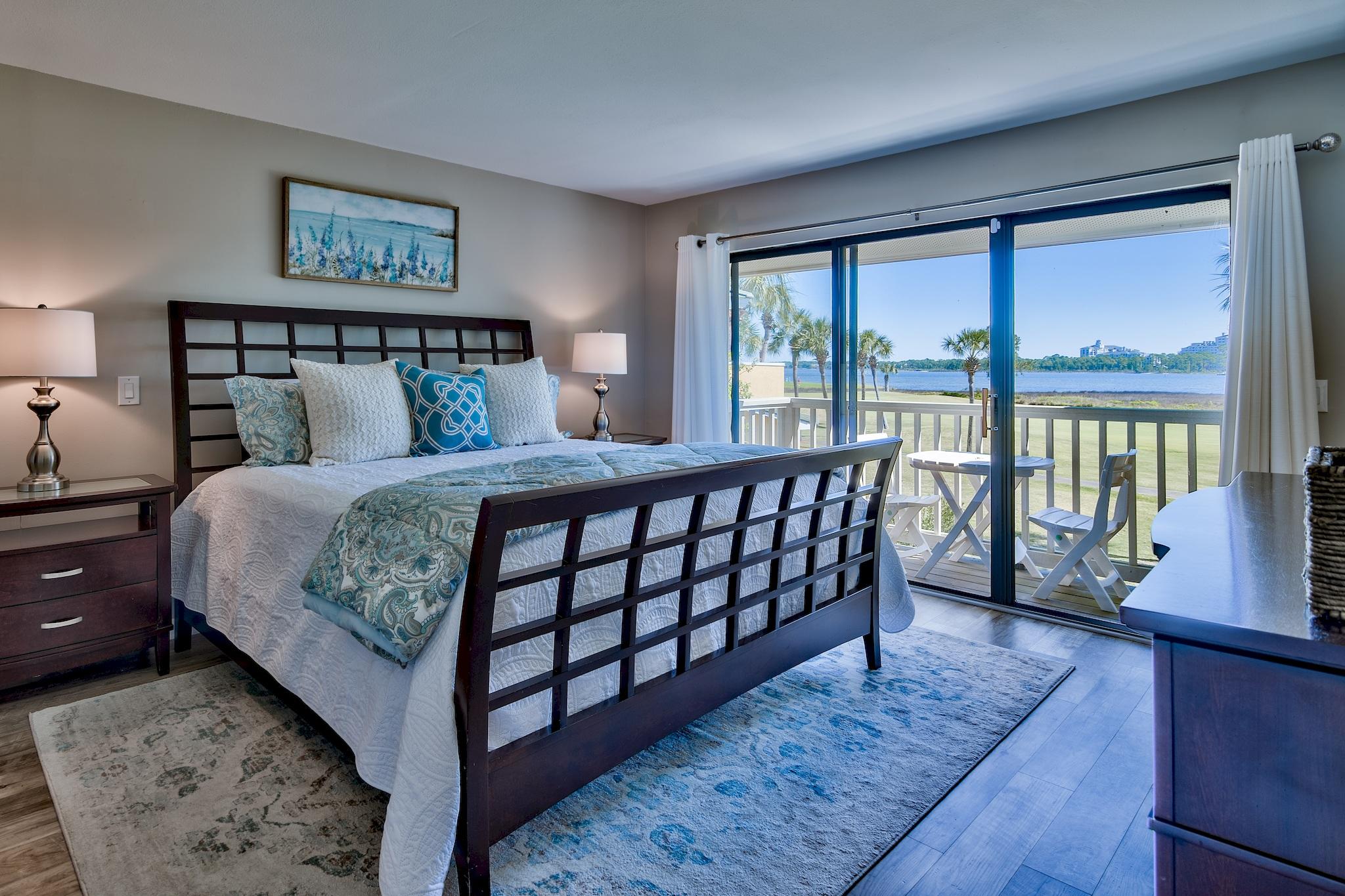 HARBOUR POINT CONDO - Residential