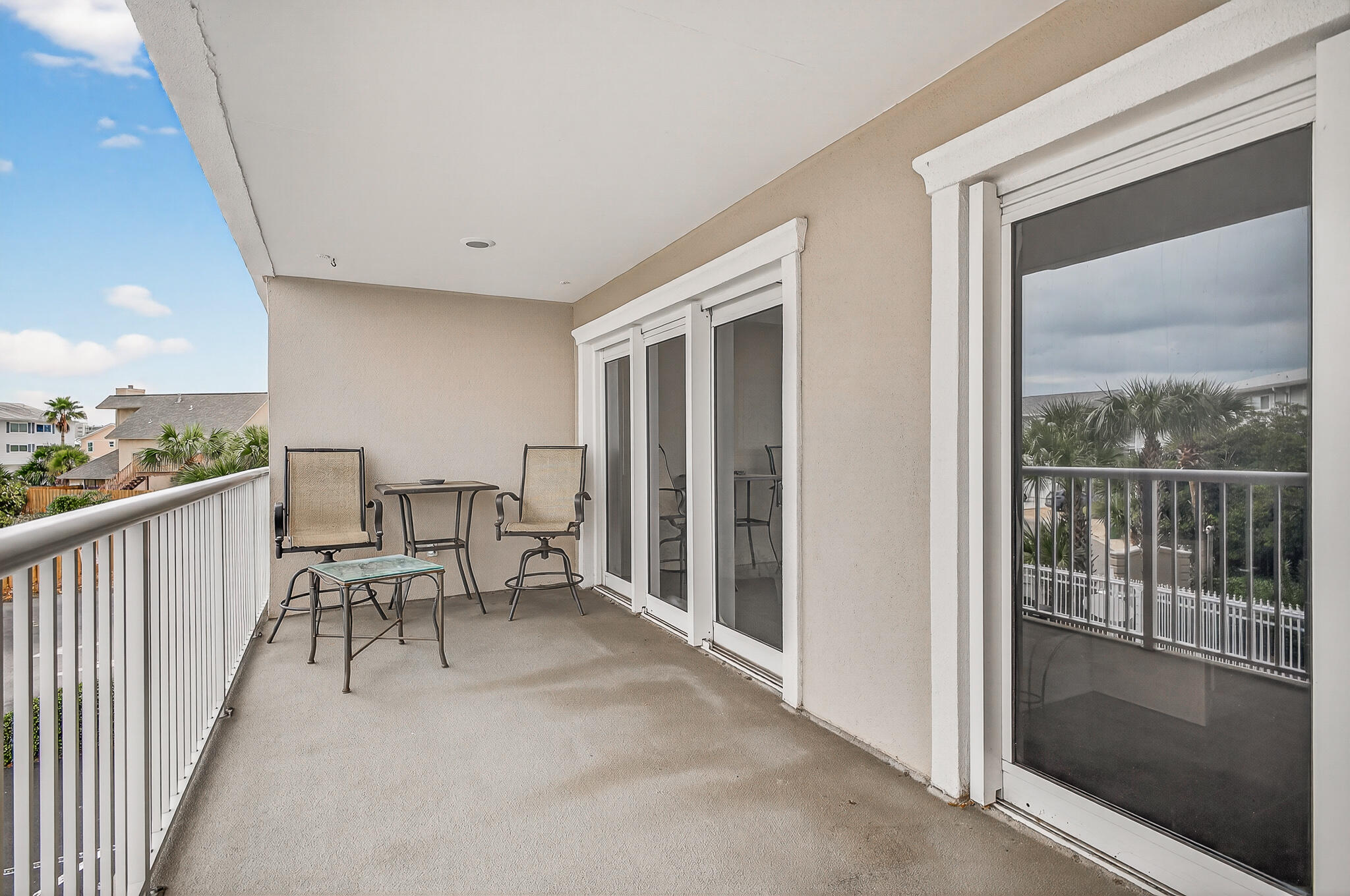 SUN KING TOWERS PH 1 - Residential