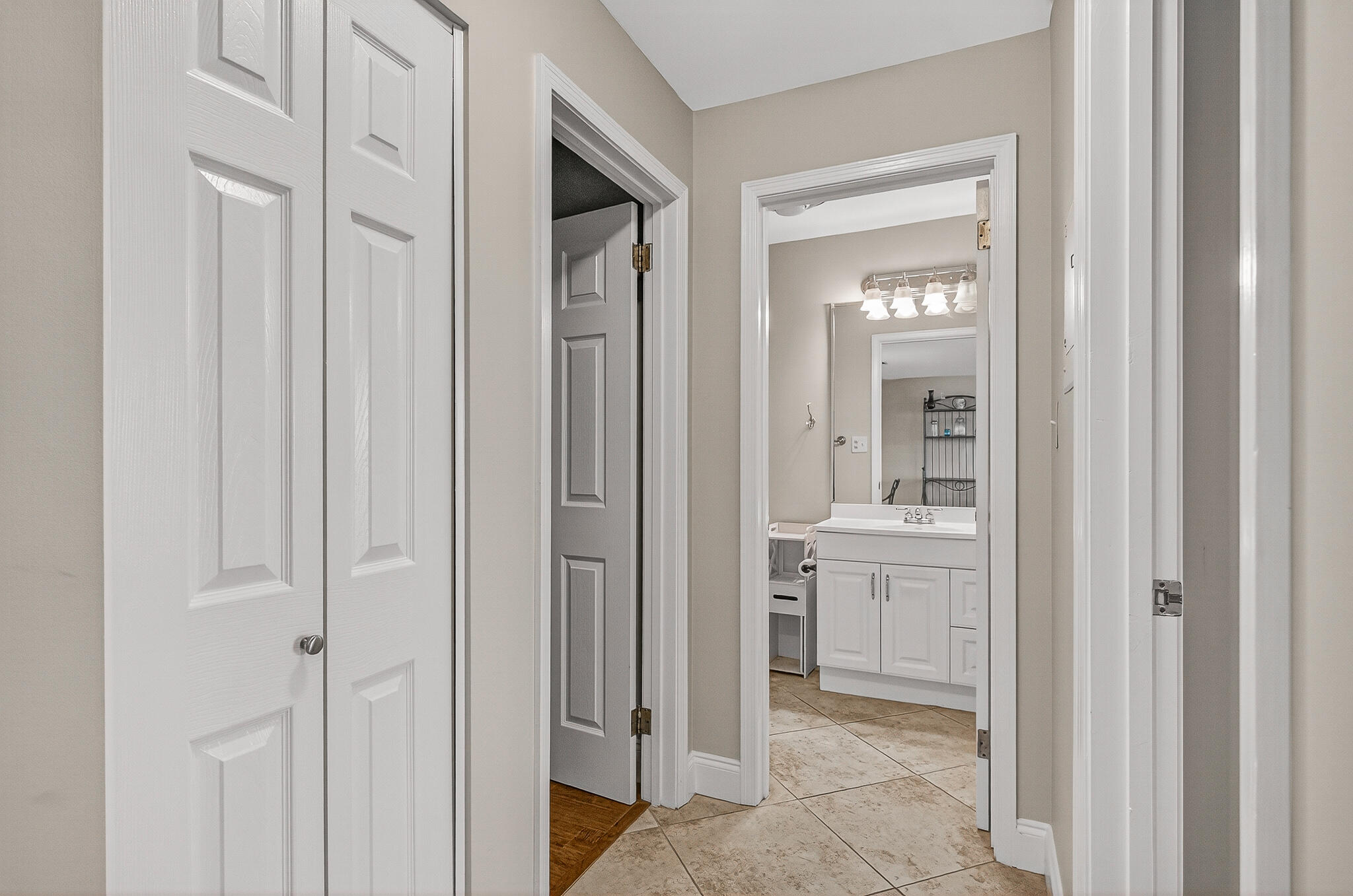 SUN KING TOWERS PH 1 - Residential