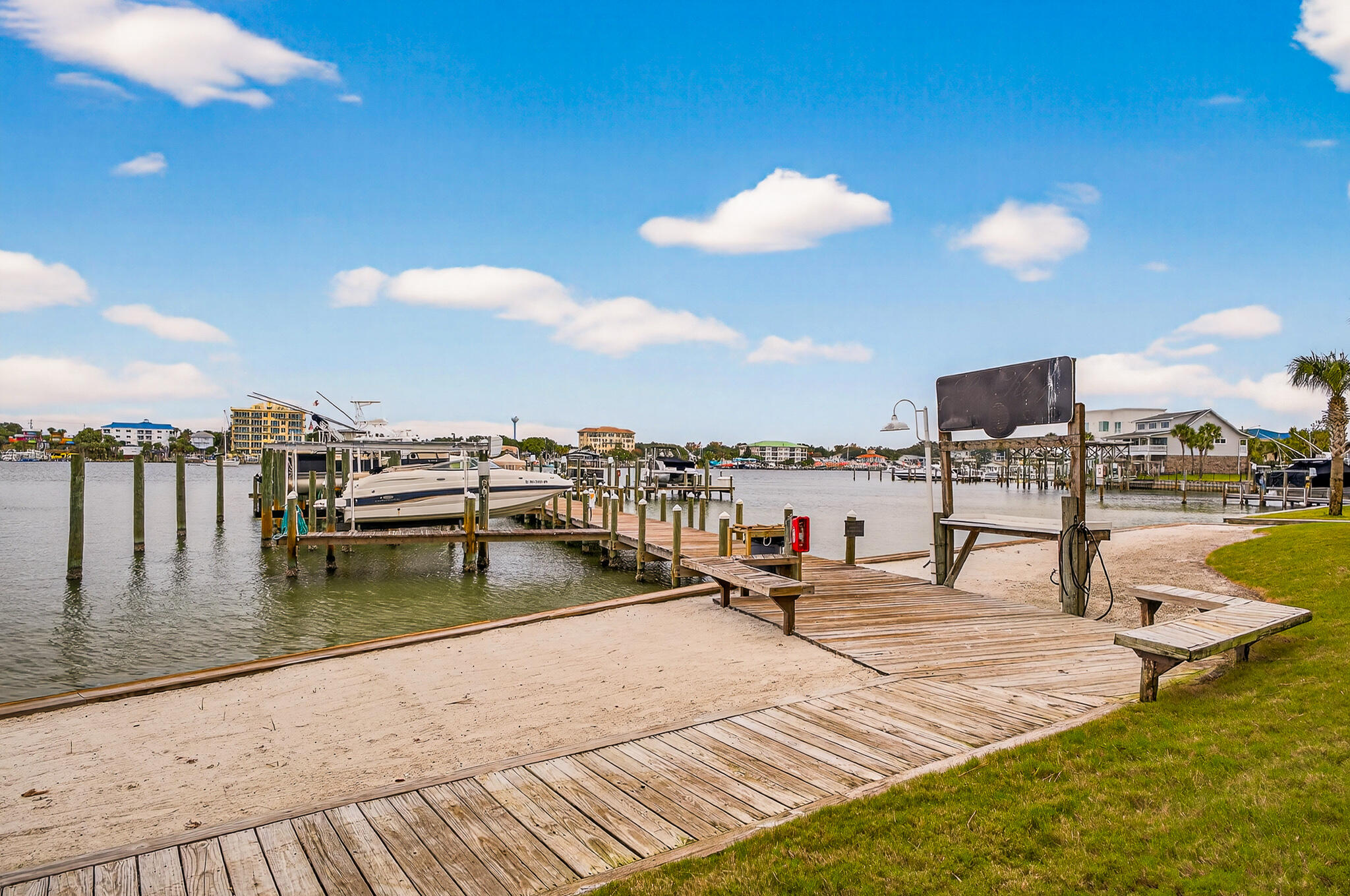 SUN KING TOWERS PH 1 - Residential