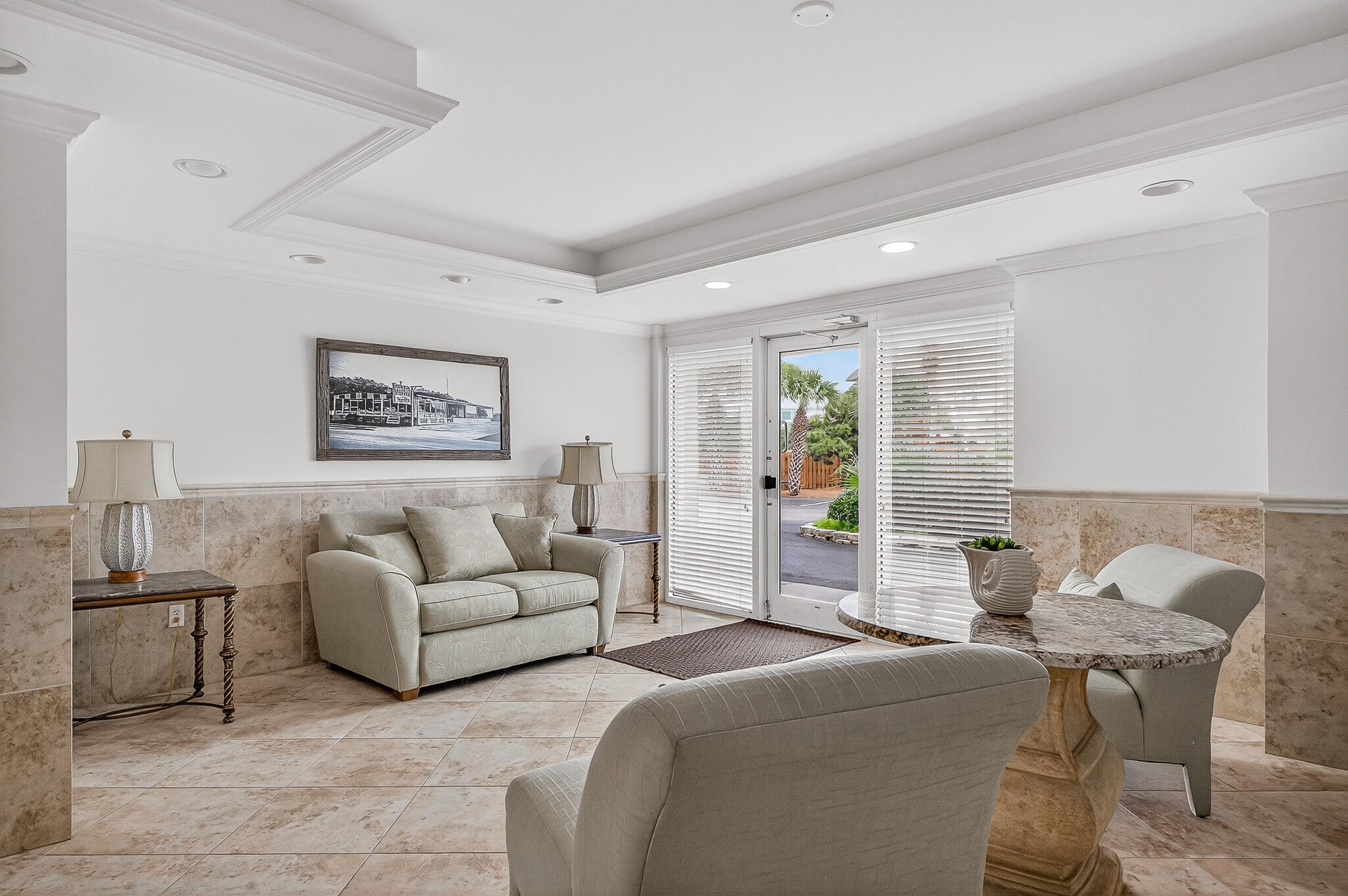 SUN KING TOWERS PH 1 - Residential